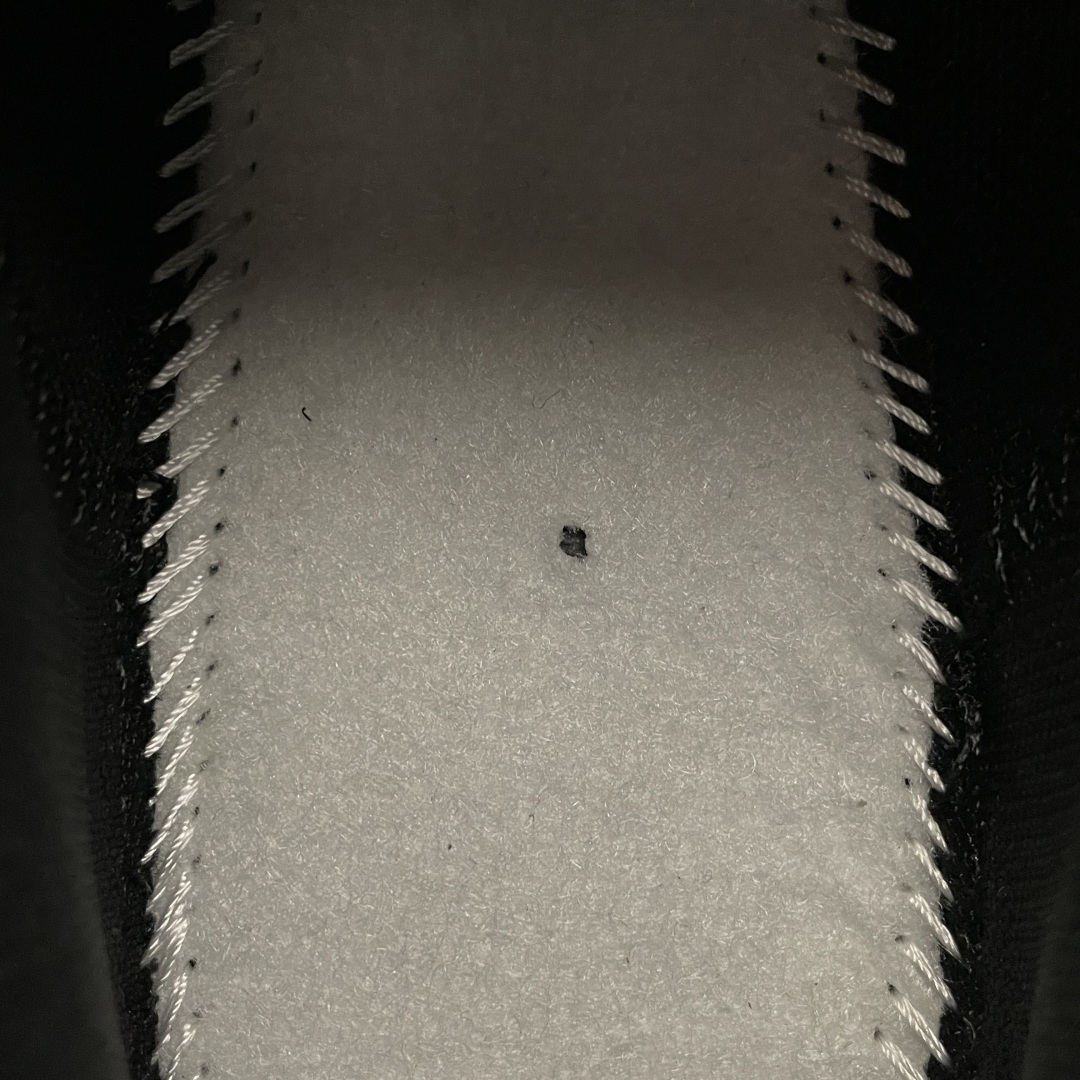 调价💰180 纯原 NK Air Max Axis 半掌气垫 简约百搭休闲运动鞋 AA2168-007 采用耐用的免缝合鞋面 能清晰的看出Air Max 98 的线条视觉元素 外观非常时尚  尺码：36 36.5 37.5 38 38.5 39 40 40.5 41 42 42.5 43 44 编号：23YEFF23