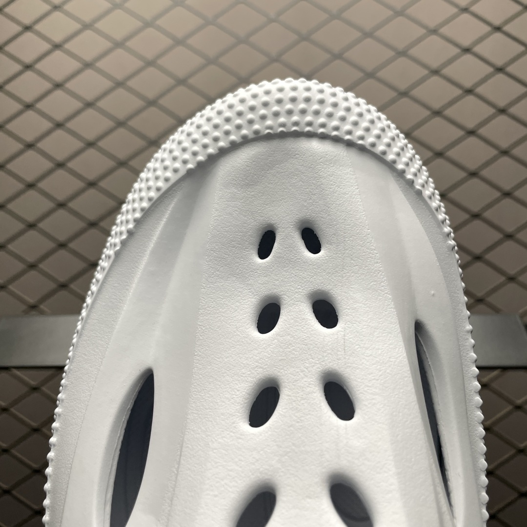   莞产原厂品质 HOKA ONE ONE 舒适休闲 超轻超弹力厚底轻量休闲凉鞋 包头拖鞋 洞洞鞋  原