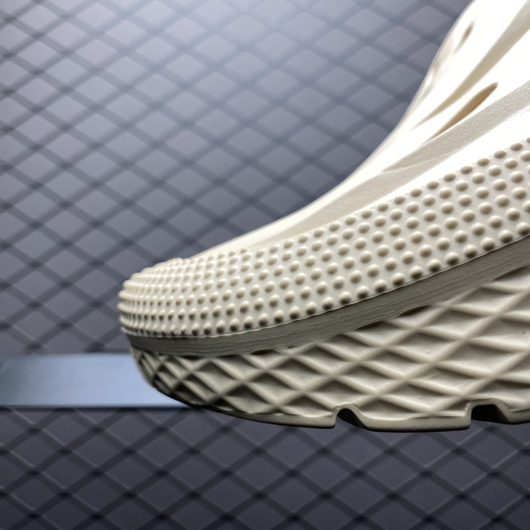   莞产原厂品质 HOKA ONE ONE 舒适休闲 超轻超弹力厚底轻量休闲凉鞋 包头拖鞋 洞洞鞋  原