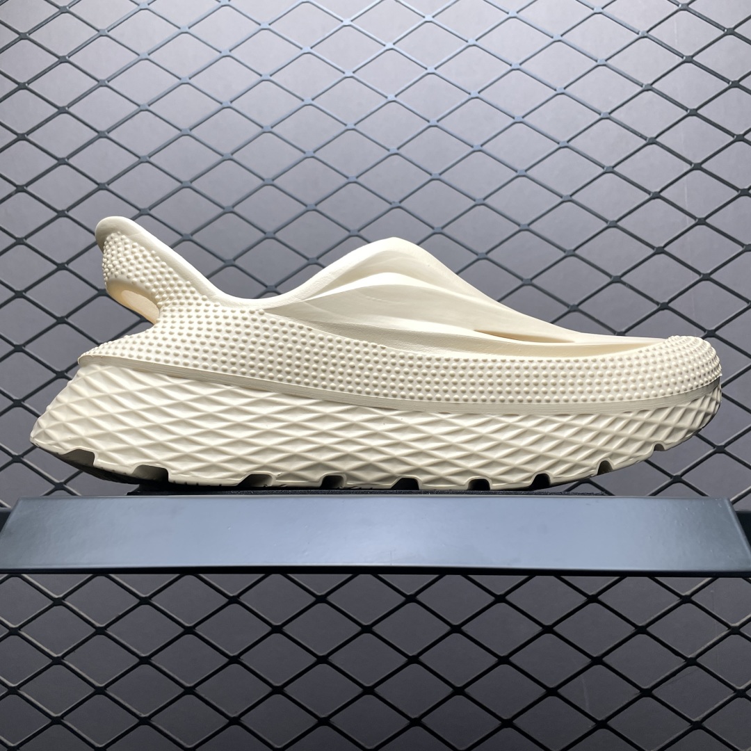   莞产原厂品质 HOKA ONE ONE 舒适休闲 超轻超弹力厚底轻量休闲凉鞋 包头拖鞋 洞洞鞋  原