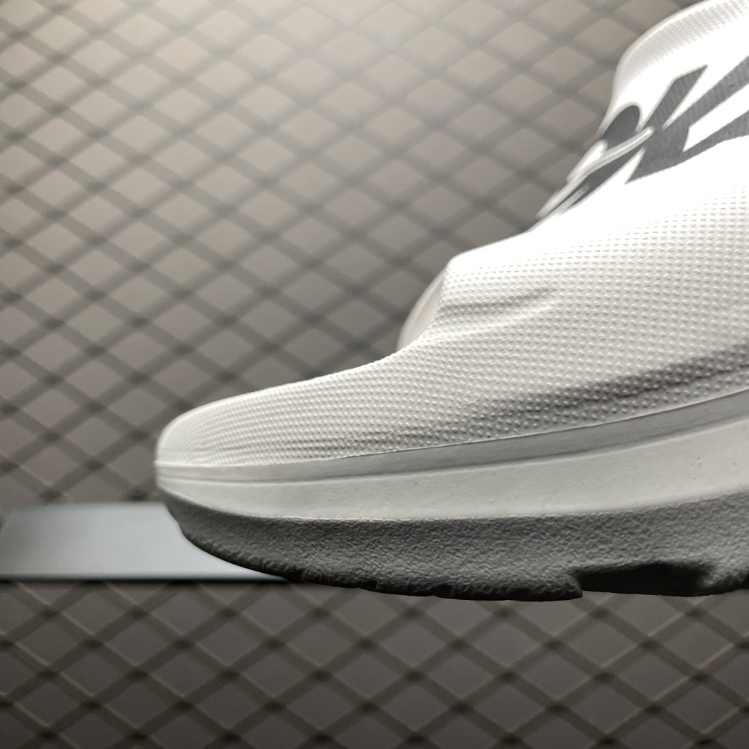   莞产原厂品质 HOKA ONE ONE ORA 舒适休闲 超轻超弹力厚底轻量休闲一字拖鞋 凉鞋 原版