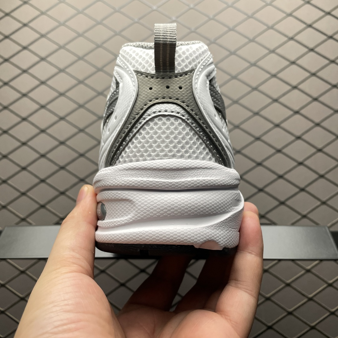 福利特价🔥 纯原 New Balance 新百伦 复古休闲跑步鞋 MR530AD 全新外贸专供版 头部一