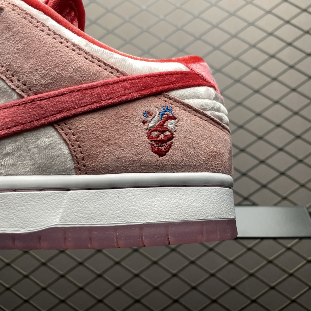 纯原 StrangeLove x NK SB Dunk Low Valentine's Day  情人