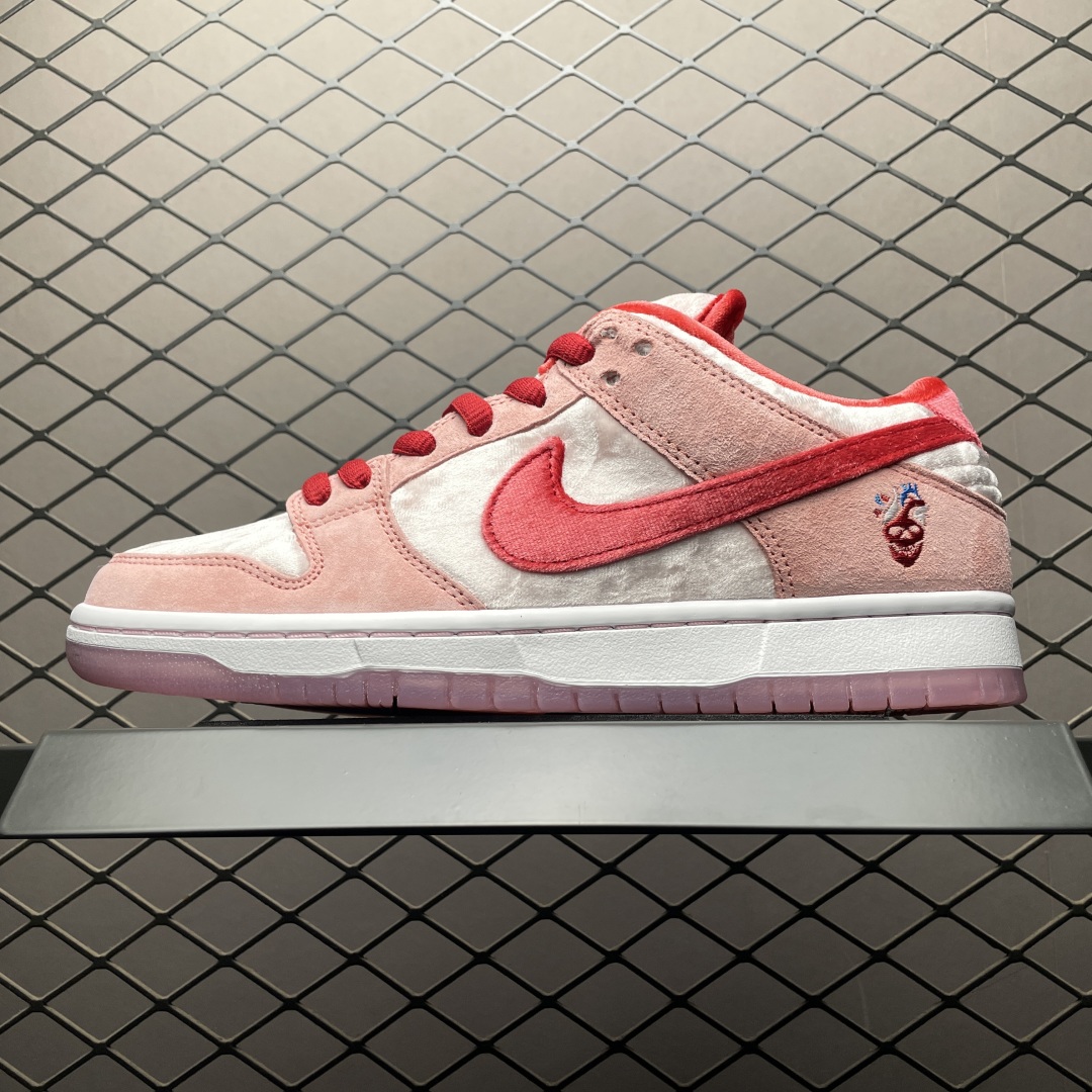 纯原 StrangeLove x NK SB Dunk Low Valentine's Day  情人