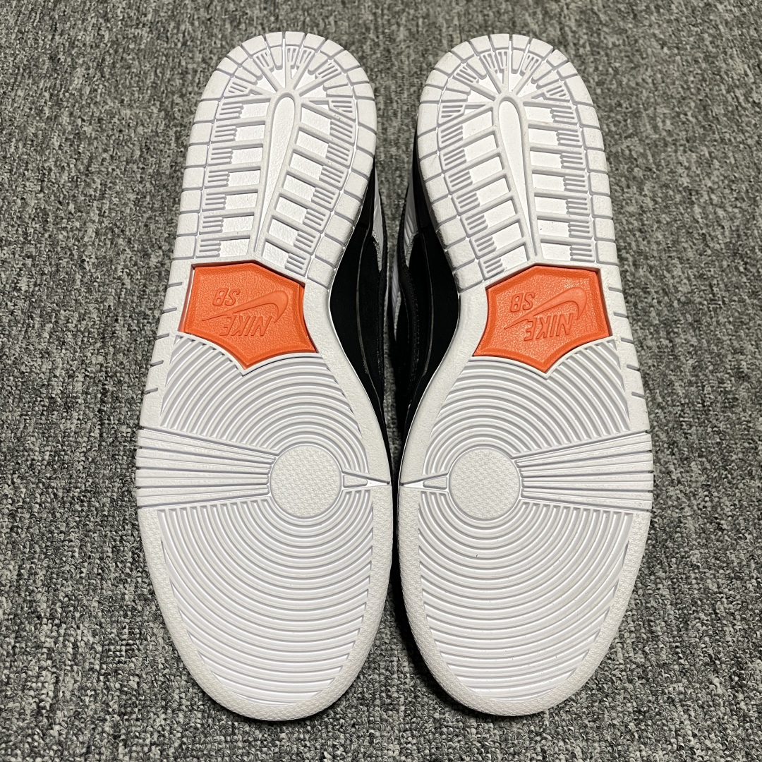   纯原 TIGHTBOOTH x NK SB Dunk Low PRO 联名款低帮运动休闲板鞋 FD2