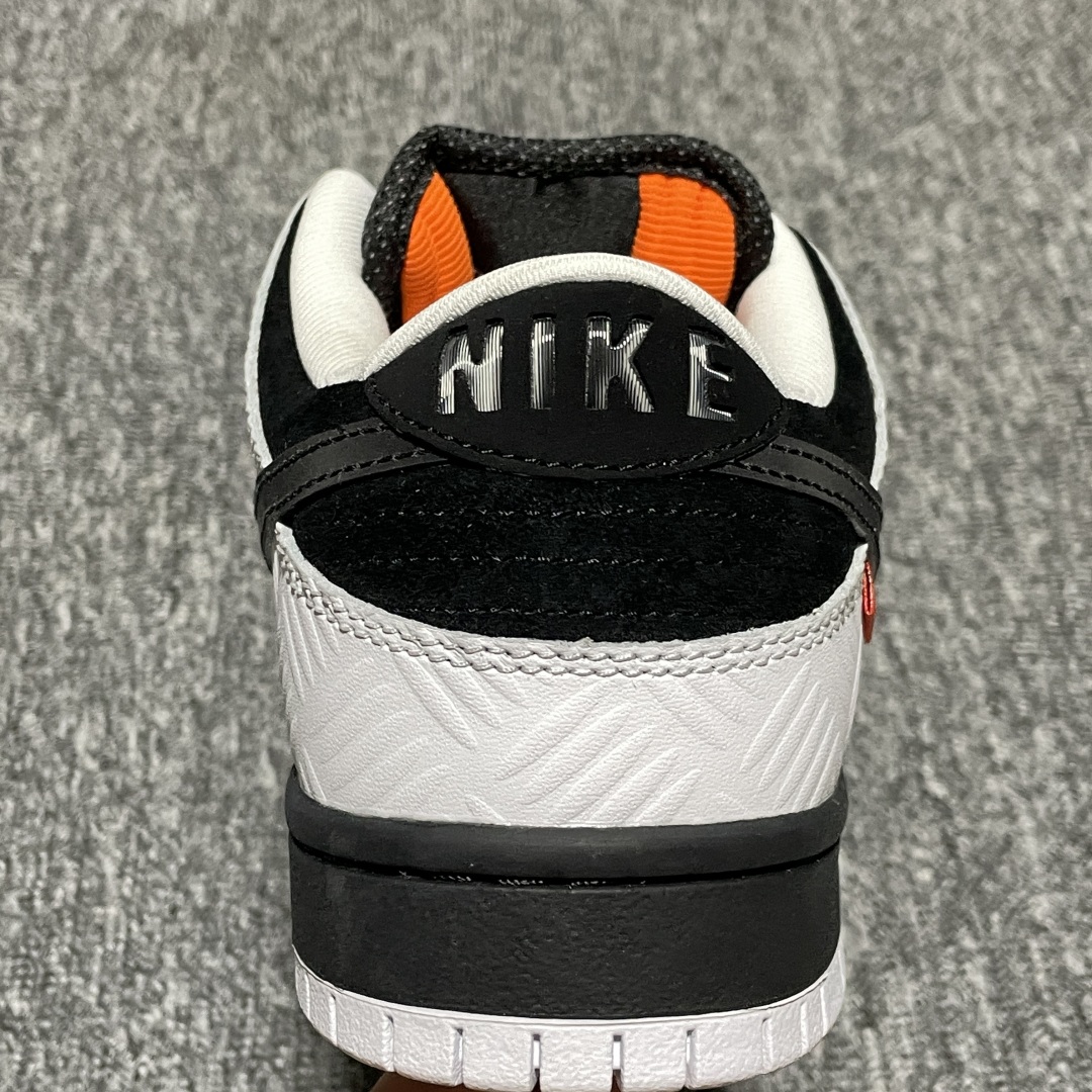   纯原 TIGHTBOOTH x NK SB Dunk Low PRO 联名款低帮运动休闲板鞋 FD2