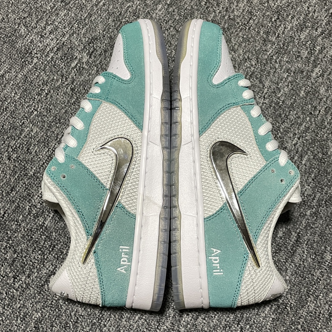   纯原 April Skateboards x NK SB Dunk Low 小蒂芙尼绿 联名款低帮休