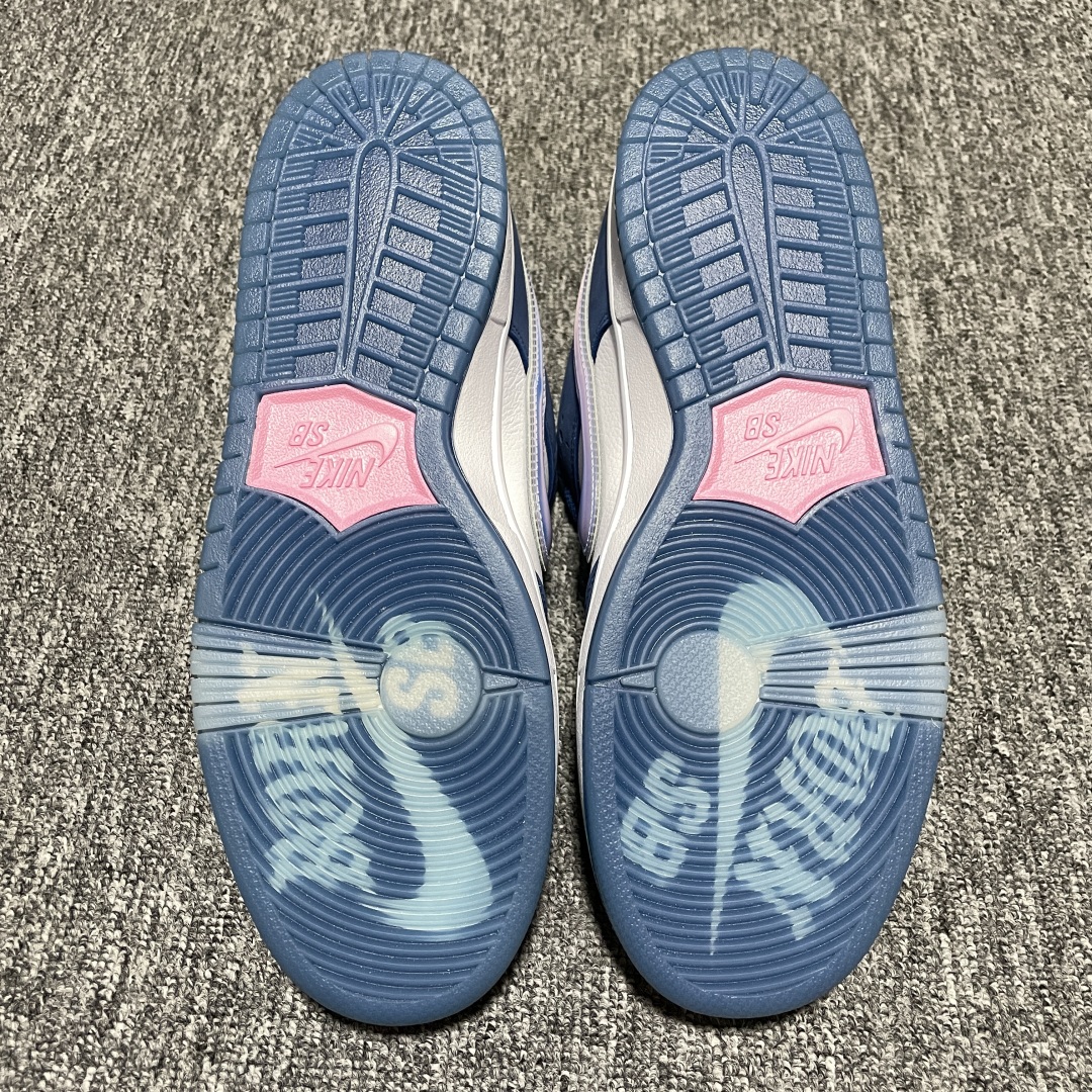   Born x Raised x NK SB Dunk Low 联名款低帮运动休闲板鞋 FN7819-