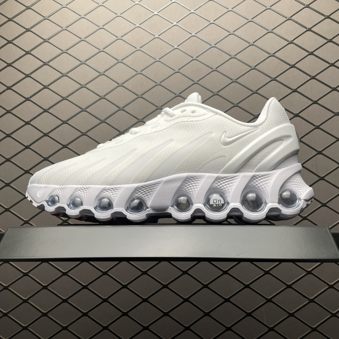 💰550 純原NK Air Max Dn8 氣墊跑鞋 HF5509-900 全新鞋款在同側採用了圓柱倉式的設計，不僅有防滑耐磨性功能，還搭配了周圍一圈柔軟的泡棉材質，提供全新的複合腳感八成還是泡棉腳感 尺碼：36 37 38 39 40 