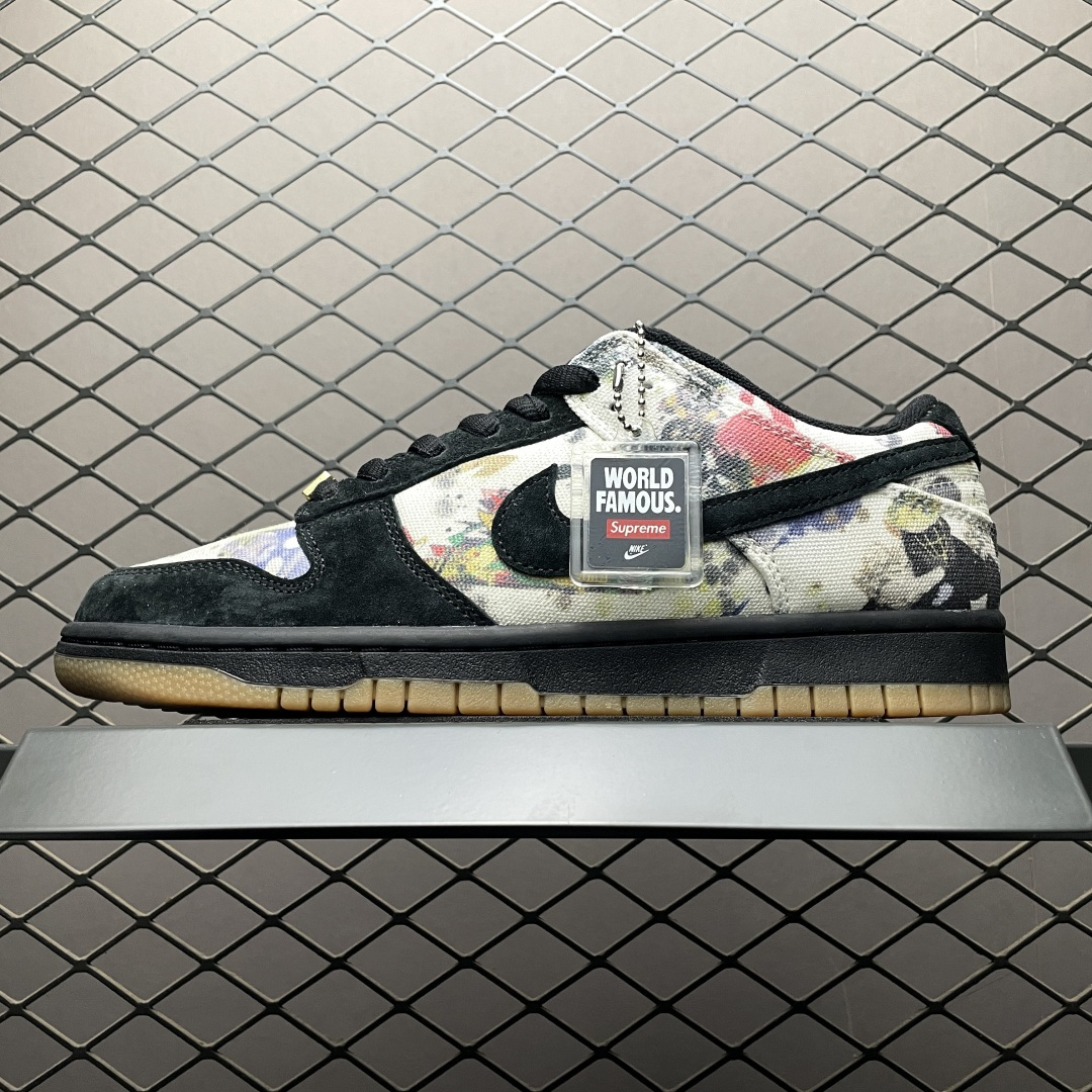 💰720 純原 Supreme x NK SB Dunk Low  " Rammellzee "  黑彩 聯名款低幫休閒板鞋 FD8778-001  國內一線頭部大廠出品 市售最高版本 原廠材料打造 原鞋原楦頭紙板開發 原廠織嘜標 全方位