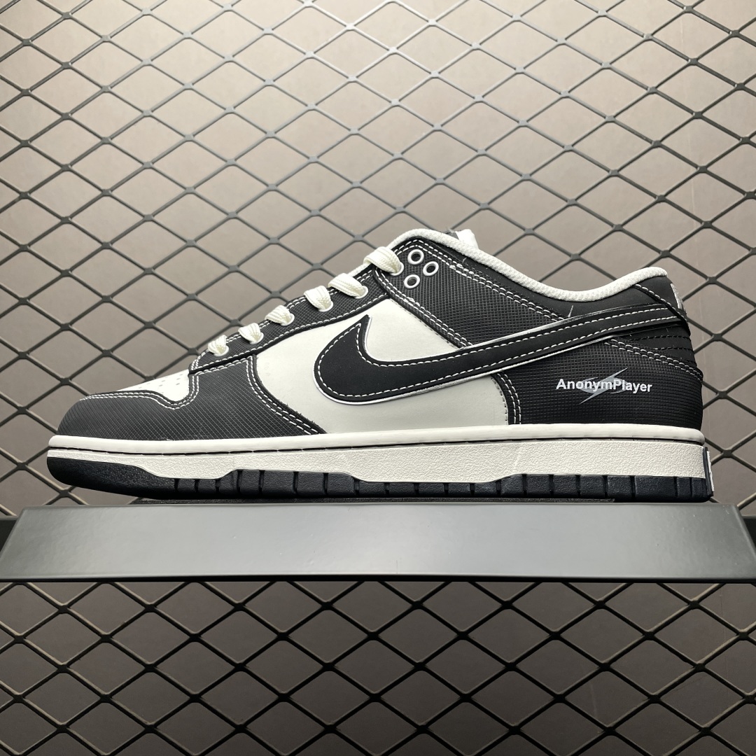   NK Dunk Low 客制款 低帮休闲板鞋 BW1220-004 尺码：36 36.5 37.5 