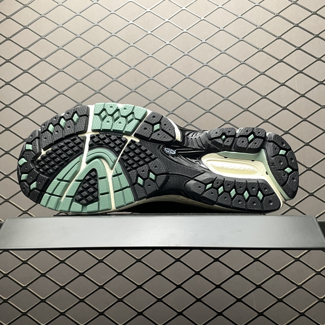  New Balance 新百伦 复古休闲跑步鞋 U1906LOA 尺码：36 37 37.5 38 3