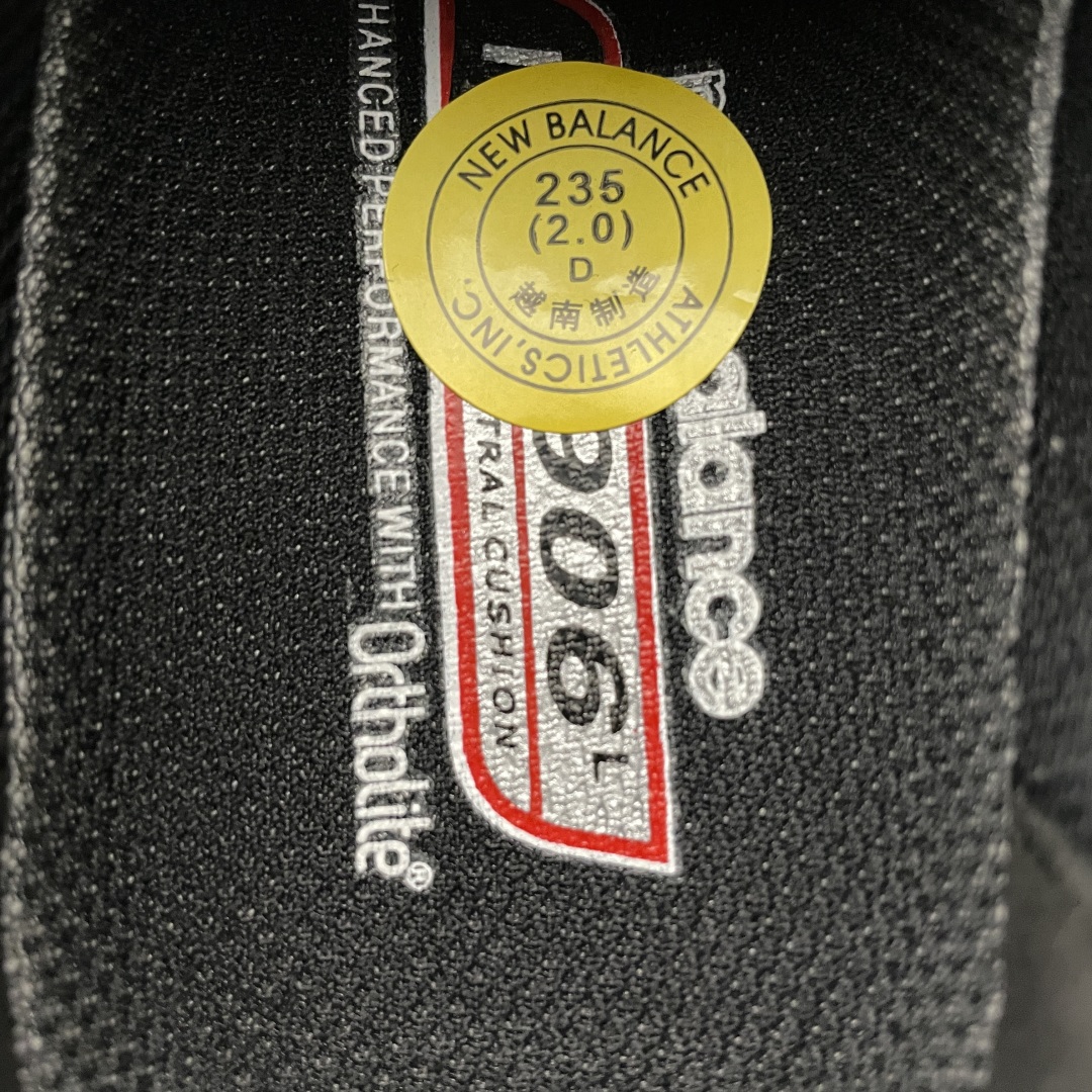  New Balance 新百伦 复古休闲跑步鞋 U1906LOA 尺码：36 37 37.5 38 3