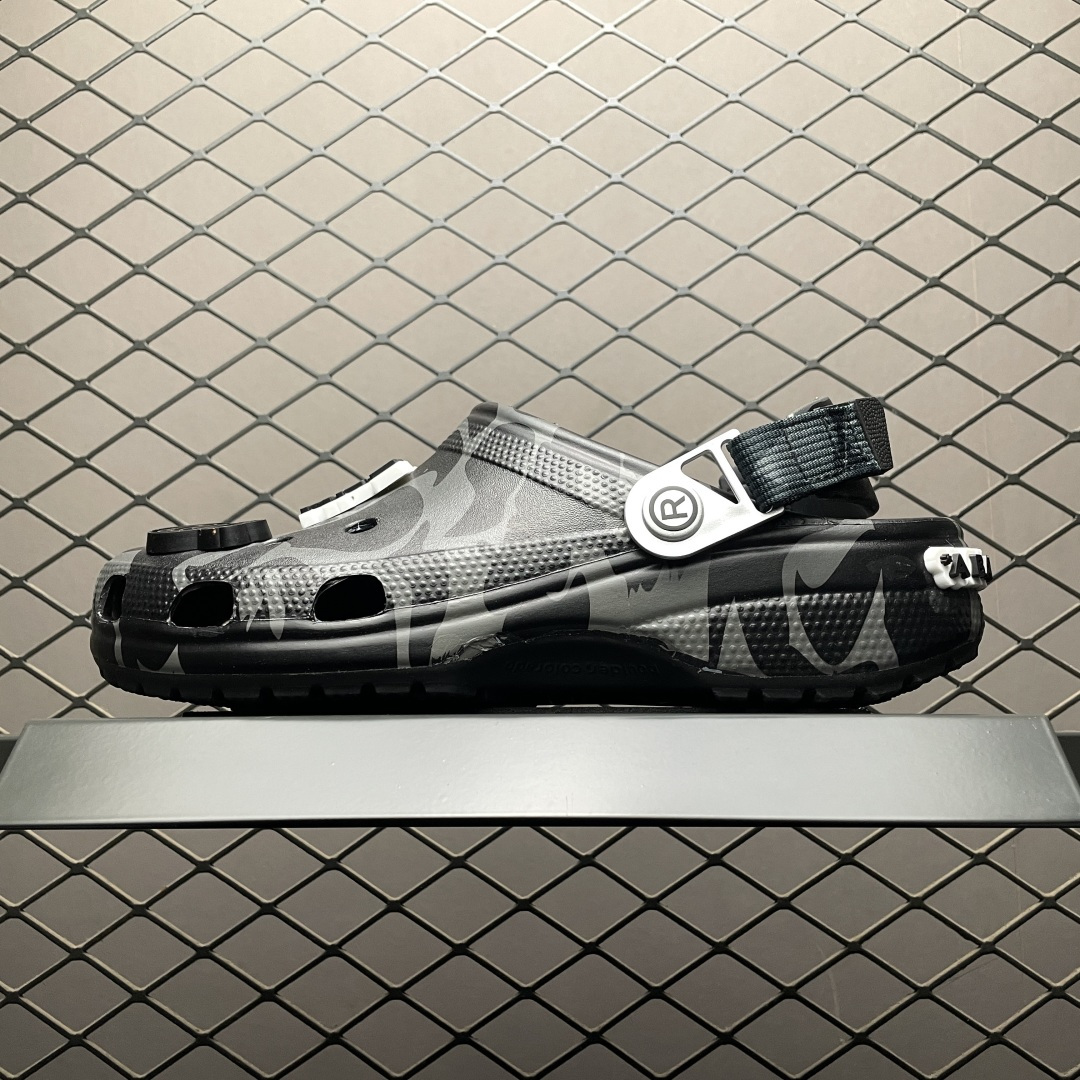 💰459 純原Bape x Crocs 卡駱馳 Clog 聯名款洞洞鞋 拖鞋涼鞋 全新品質出貨 尺碼：M4（36-37）M5（37-38）M6（38-39）M7(39-40）M8（41-42）M9（42-43）M10（43-44）M11（