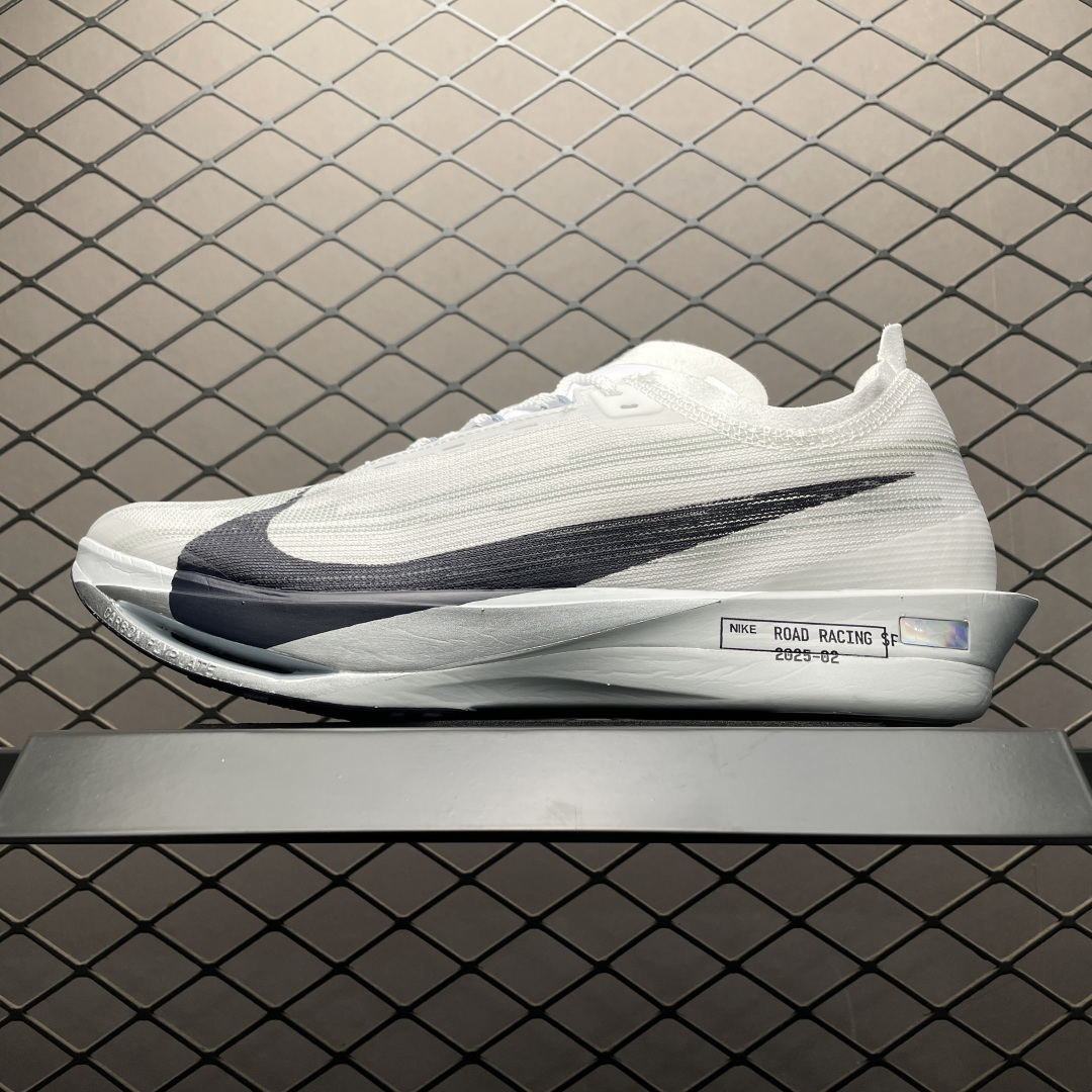 💰550 純原NK Zoomx Streakfly 2 網面透氣跑步鞋 HF6416-100 尺碼：38.8 39 40 40.5 41 42 42.5 43 44 44.5 45 編號：25TDEFJ