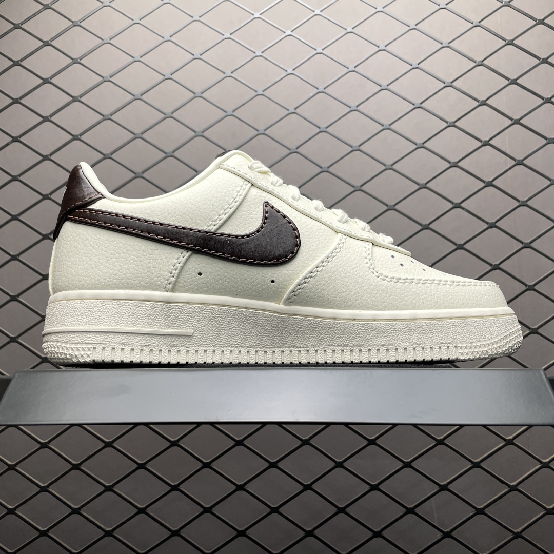   NK Air Force 1 Low 空军一号低帮休闲板鞋 IH7332-001 原厂冲刀皮料切割干
