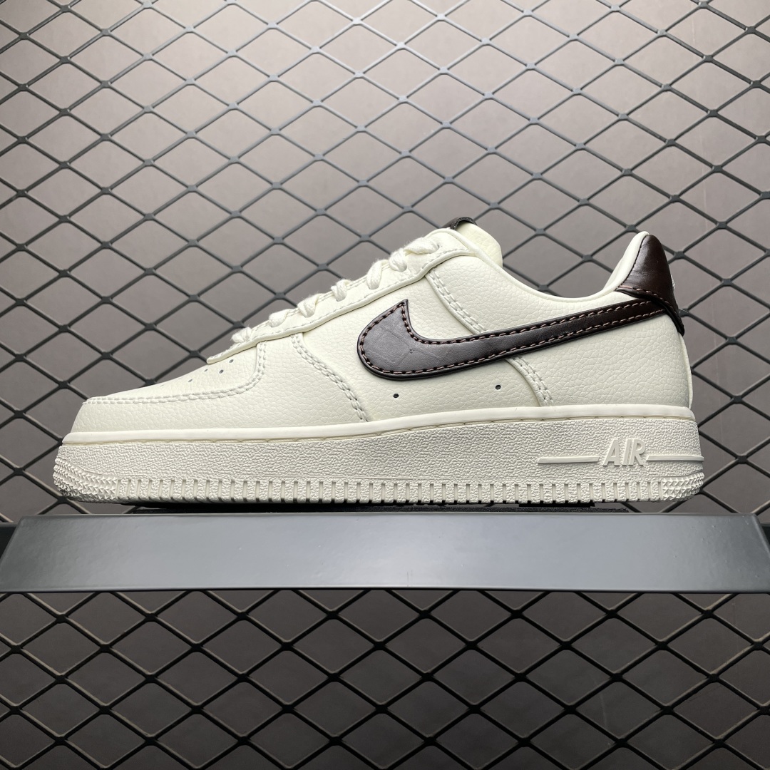   NK Air Force 1 Low 空军一号低帮休闲板鞋 IH7332-001 原厂冲刀皮料切割干