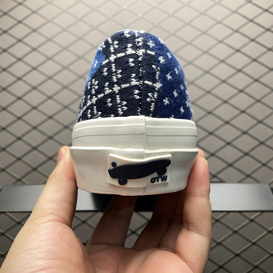   Vans 万斯 Old Skool 低帮休闲板鞋 尺码：35 36 36.5 37 38 38.5 