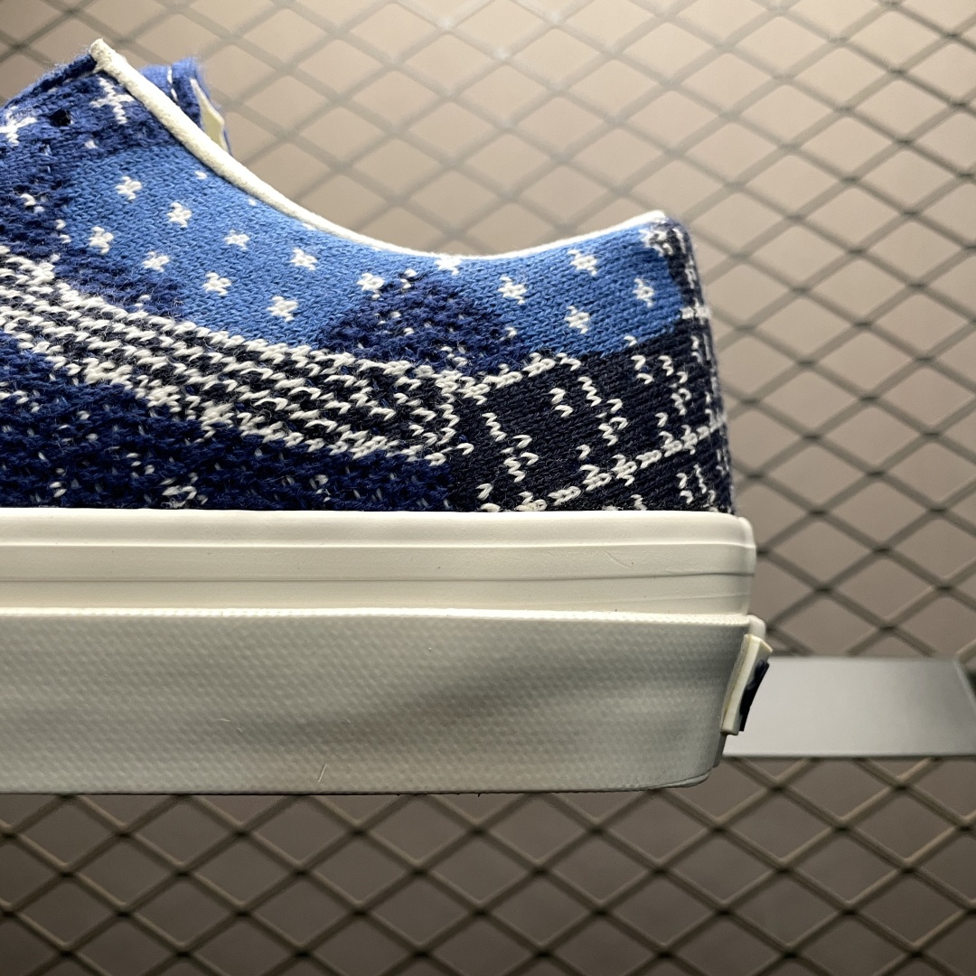   Vans 万斯 Old Skool 低帮休闲板鞋 尺码：35 36 36.5 37 38 38.5 
