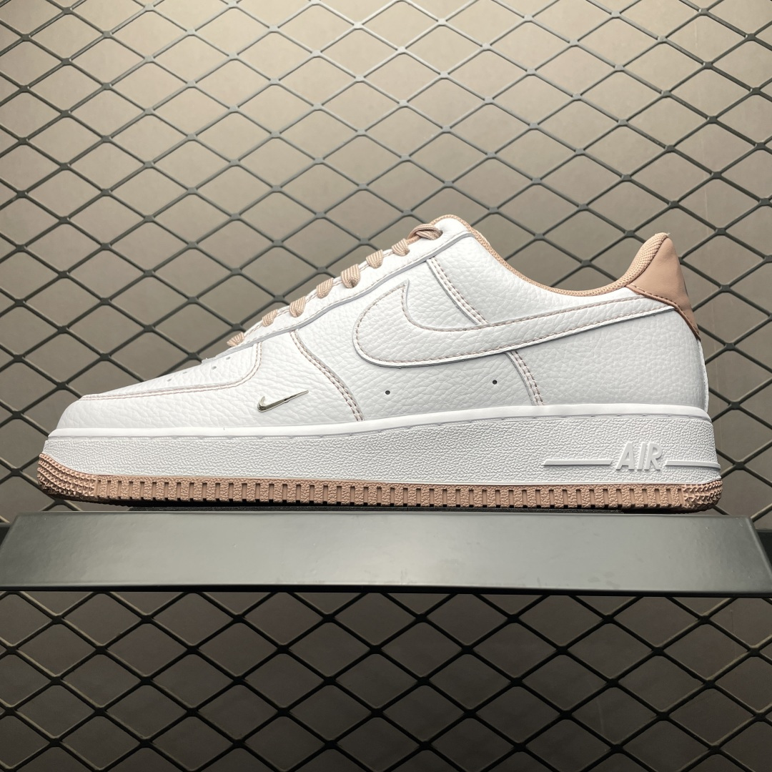 💰550 純原NK Air Force 1 Low 空軍一號低幫休閒板鞋 IB6543-100 原廠衝刀皮料切割乾淨 無任何毛邊 打造純正空軍 全掌內建蜂窩氣墊 原盒配件 原廠中底鋼印、拉幫完美 全套原楦原模傾力打造完美版型 尺碼：36 