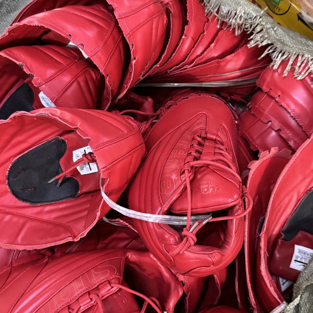 Supreme x Nike Air Max 95 LUX Collaboration Running Shoes - Blue 7 cmp i1755627135984 7286 0 3