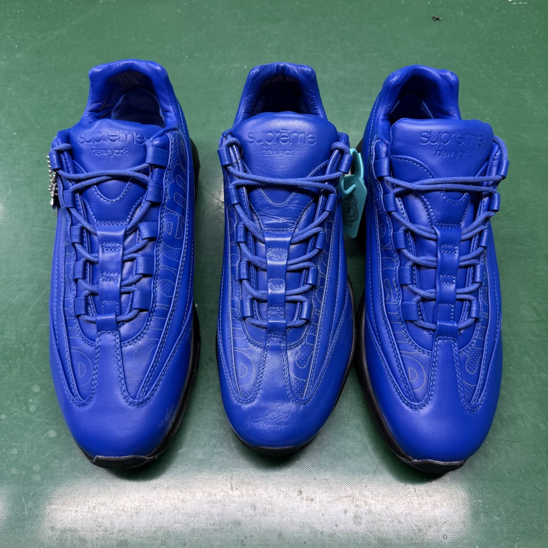 Supreme x Nike Air Max 95 LUX Collaboration Running Shoes - Blue 8 cmp i1755627135990 1250 0 6