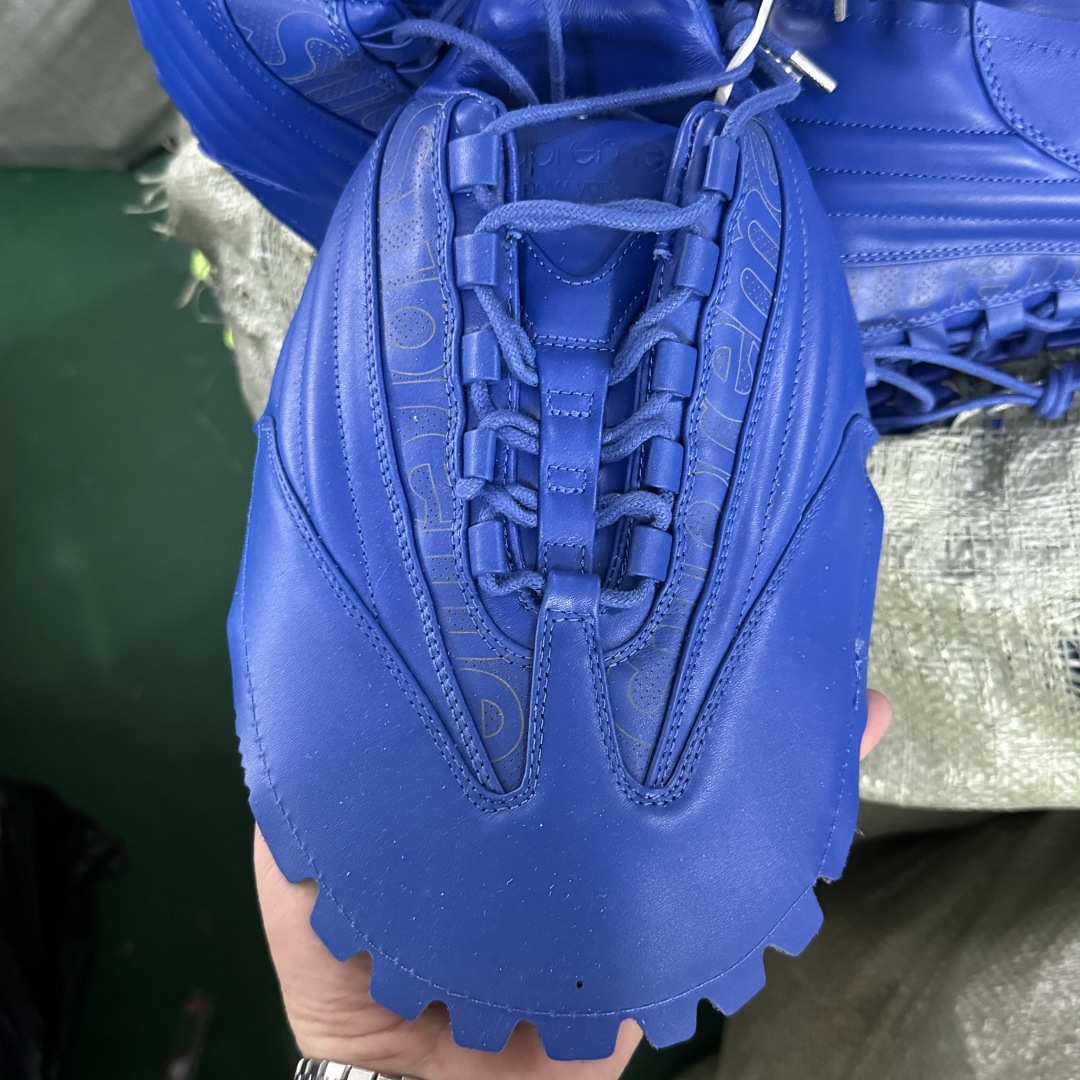 Supreme x Nike Air Max 95 LUX Collaboration Running Shoes - Blue 2 cmp i1755627138868 3166 0 1
