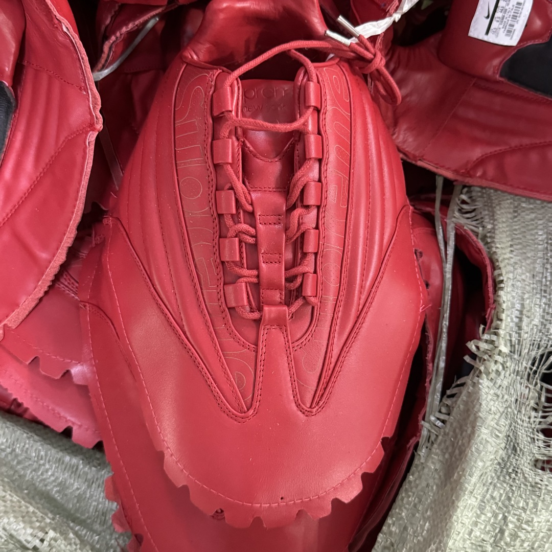 Supreme x Nike Air Max 95 LUX Collaboration Running Shoes - Blue 9 cmp i1755627140905 8879 0 4