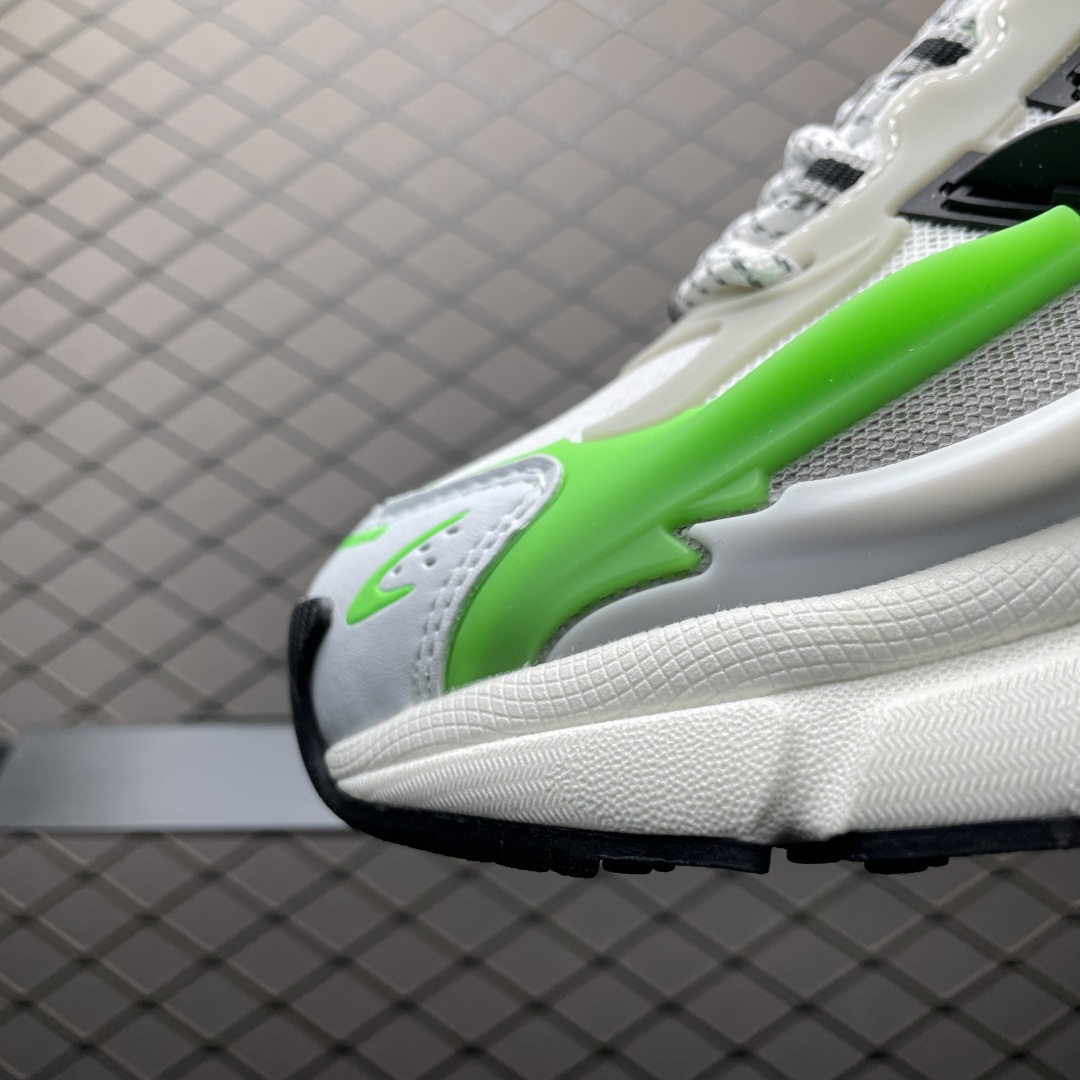 图片[6]-外贸爆款 Pharrell x AD Adistar Jellyfish 联名款低帮复古风老爹鞋 JP9264 未来科技感十足 以3D风格焕新演绎标志性三条纹 为造型添上点睛之笔 金属质感视觉效果TPU自带哑光反射 非常的细节 最大的亮点无疑是鞋屁股 大块的tpu包裹 让增高的大底不再突兀 更显腿长脚细 尺码：36 36.5 37 38 38.5 39 40 40.5 41 42 42.5 43 44 44.5 45 46 47-选品中心