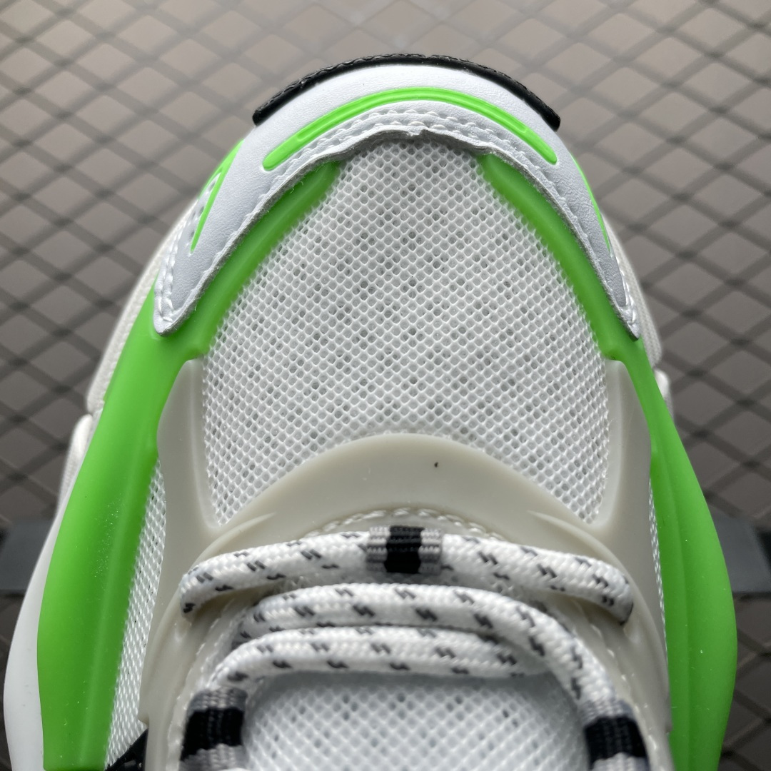 图片[7]-外贸爆款 Pharrell x AD Adistar Jellyfish 联名款低帮复古风老爹鞋 JP9264 未来科技感十足 以3D风格焕新演绎标志性三条纹 为造型添上点睛之笔 金属质感视觉效果TPU自带哑光反射 非常的细节 最大的亮点无疑是鞋屁股 大块的tpu包裹 让增高的大底不再突兀 更显腿长脚细 尺码：36 36.5 37 38 38.5 39 40 40.5 41 42 42.5 43 44 44.5 45 46 47-选品中心