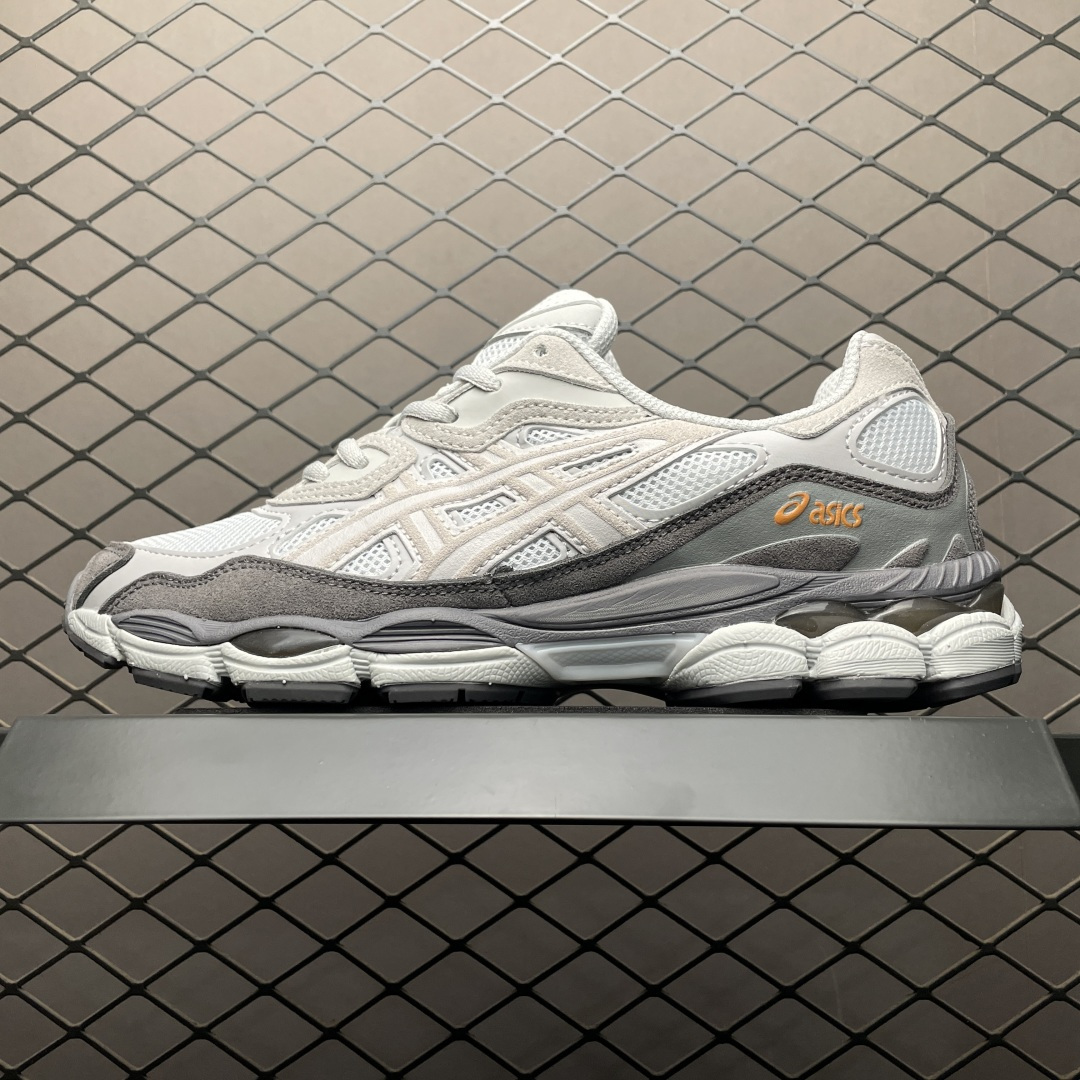 💰530  純原 Asics 亞瑟士 GEL-NYC 低幫運動休閒跑步鞋 1203A383-026 外貿平臺專供 大廠出品 細節到位 區別市面通貨 尺碼：36 37 37.5 38 39 39.5 40 40.5 41.5 42 42.5