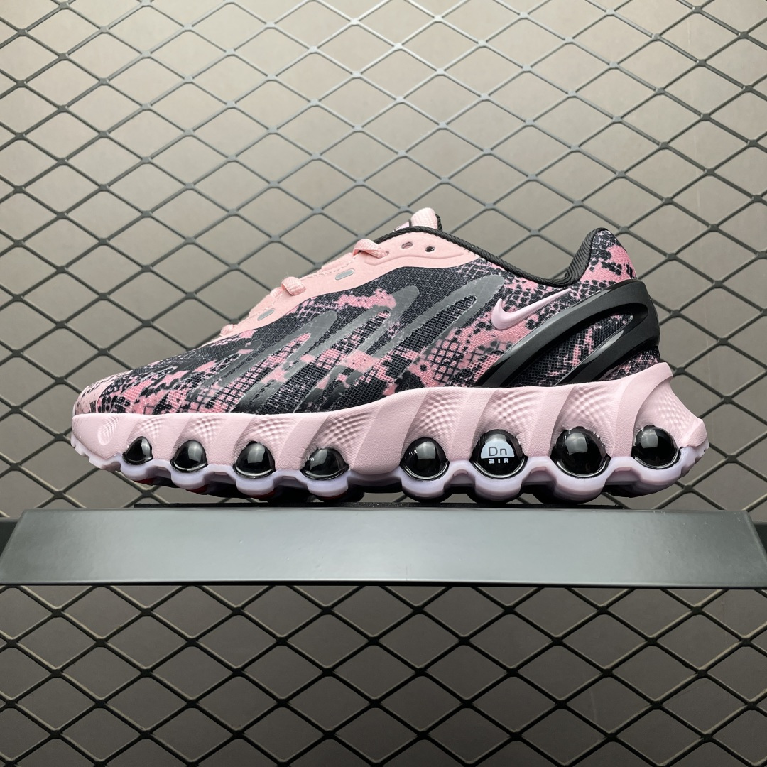 💰550  純原 NK Air Max Dn8 氣墊跑鞋 HF5509-001 全新鞋款在同側採用了圓柱倉式的設計，不僅有防滑耐磨性功能，還搭配了周圍一圈柔軟的泡棉材質，提供全新的複合腳感八成還是泡棉腳感 尺碼：36 37 38 39 4