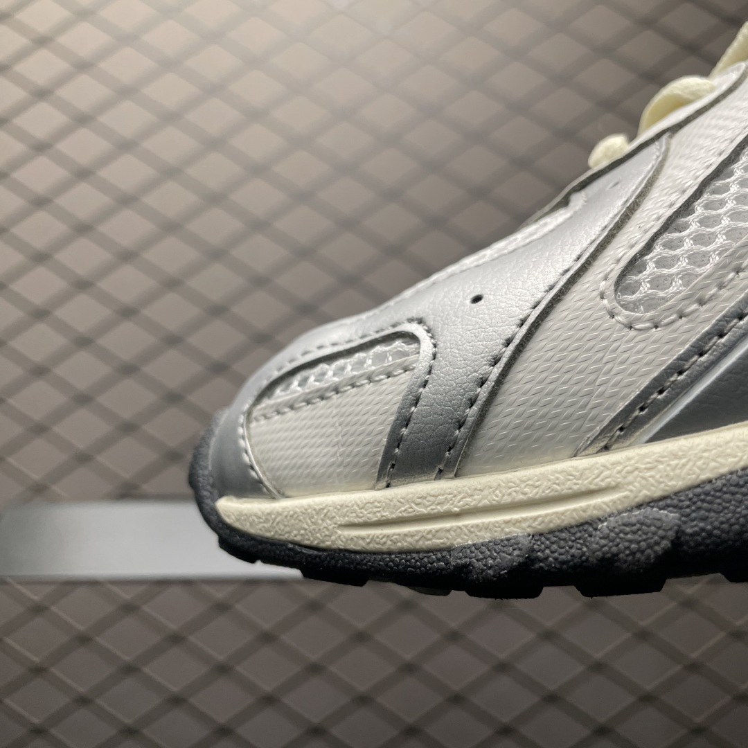   New Balance U204LSWB 复古休闲鞋 薄底鞋 公司级品质 区别市面先行通货版本 鞋身