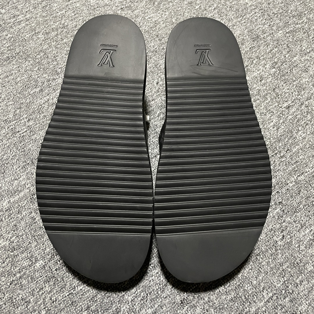 图片[3]-原厂级 原厂级 Louis Vuitton Easy 路易威登 LV 皮革拼接 博肯半包头 拖鞋 凉鞋 当前两色 新配色不断开发出货中 ！原版开发 高端外贸平台 零售专供品质 纳米级复刻 独家私模大底 原厂进口特A 9级真正1比1老花鞋面 9级为最顶面料 全鞋印花对点对位 内里采用全粒面头层牛皮 原版定制电镀五金辅料 整体还原度95%以上 尺码：38 39 40 41 42 43 44 45 46 -选品中心