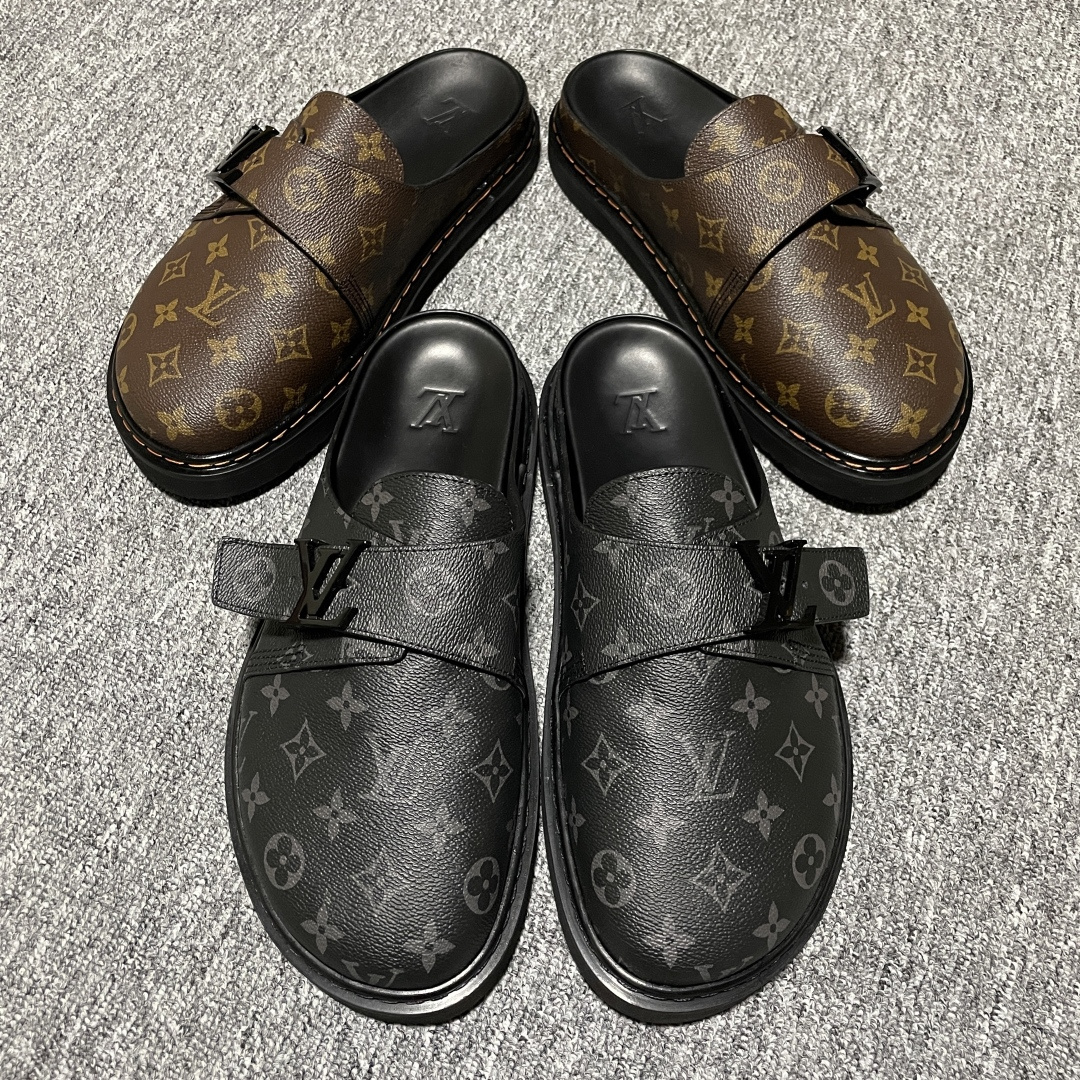图片[8]-原厂级 原厂级 Louis Vuitton Easy 路易威登 LV 皮革拼接 博肯半包头 拖鞋 凉鞋 当前两色 新配色不断开发出货中 ！原版开发 高端外贸平台 零售专供品质 纳米级复刻 独家私模大底 原厂进口特A 9级真正1比1老花鞋面 9级为最顶面料 全鞋印花对点对位 内里采用全粒面头层牛皮 原版定制电镀五金辅料 整体还原度95%以上 尺码：38 39 40 41 42 43 44 45 46 -选品中心