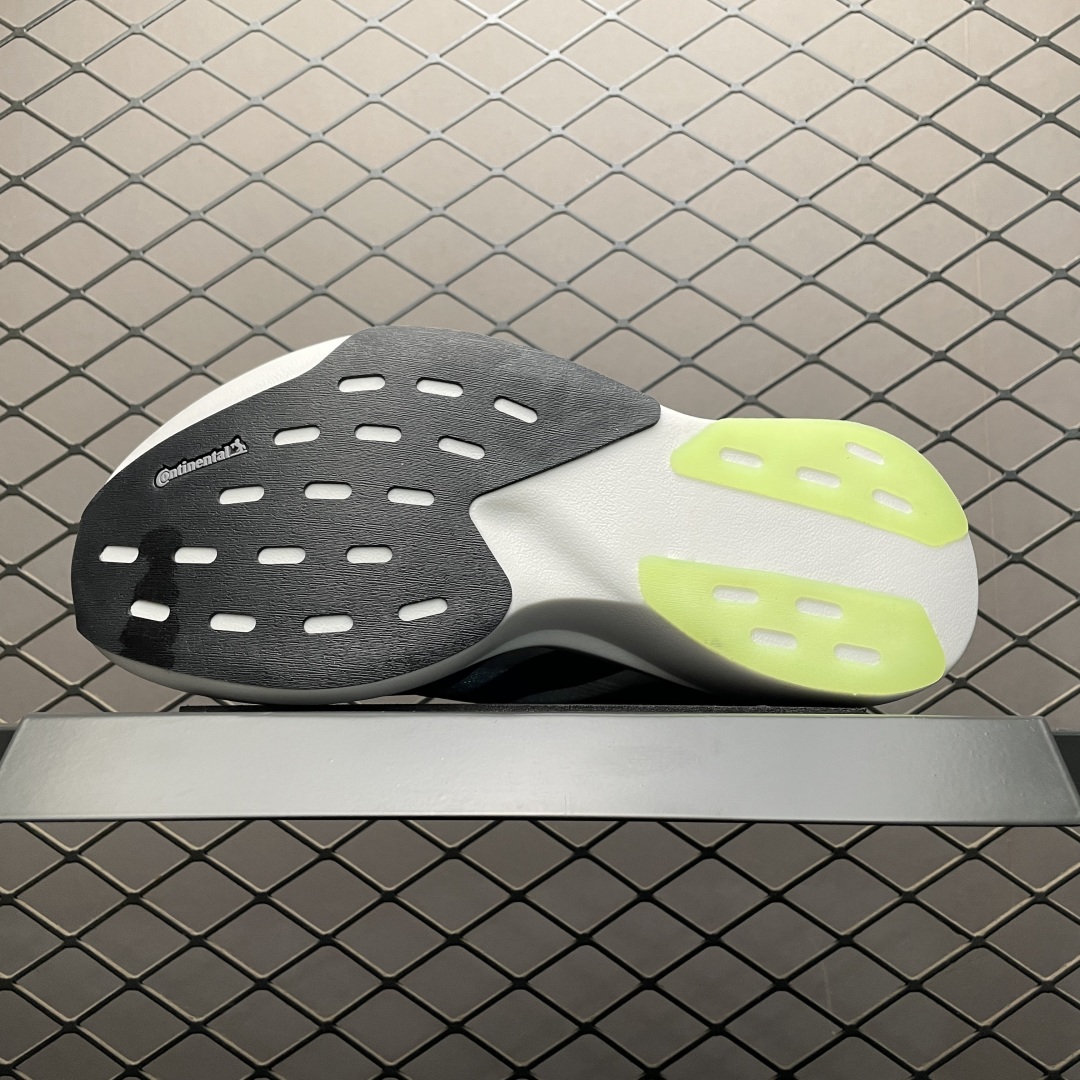 AD 阿迪 Adizero EVO 低帮休闲跑步鞋 JS4456 尺码：36 36.5 37 38 38