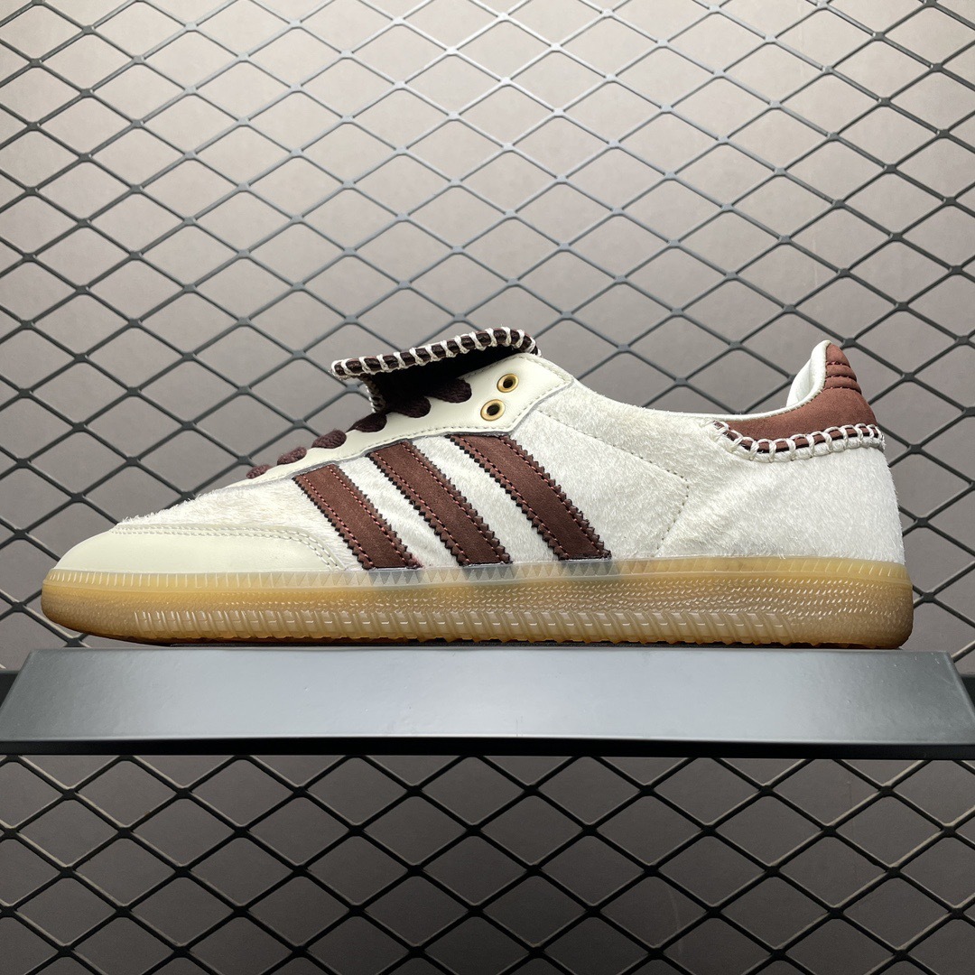 Adidas Gazelle Indoor Red Suede Sneakers - Limited Time Offer! 8 cmp i1758132266660 3450 0 6