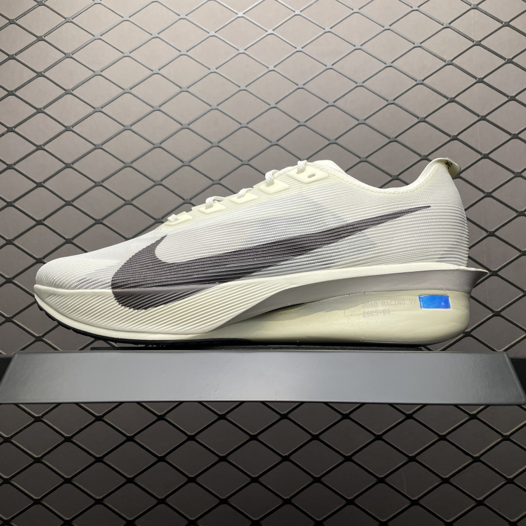 💰620 純原 NK Vaporfly Next%4 超輕網面跑步鞋 HV6107-100 最高品質 高階零售 外貿平臺混賣專供品質 平臺全新訂單 私模開發 內建真實碳板 區別市面版本 尺碼：36 37 37.5  38 38.5 39 