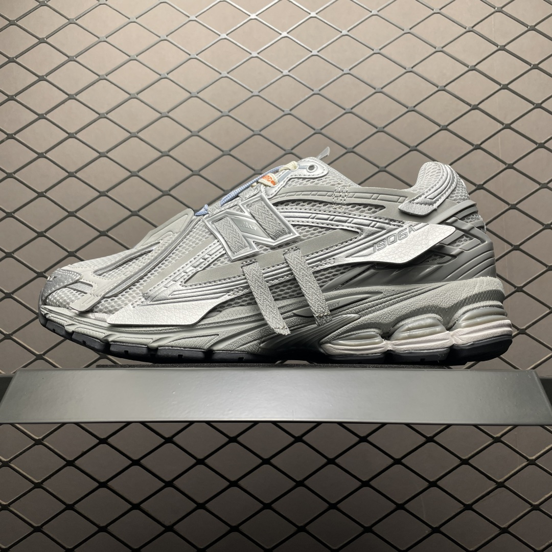 💰260 New Balance 新百伦 复古休闲跑步鞋 M1906AG 大厂出品 独立私模大底 原厂中底布 全网唯一正确做旧组合大底 尺码:36 37 37.5 38 38.5 39.5 40 40.5 41.5 42 42.5 43 44 44.5 45 45.5 46.5 编号:31UEFF28