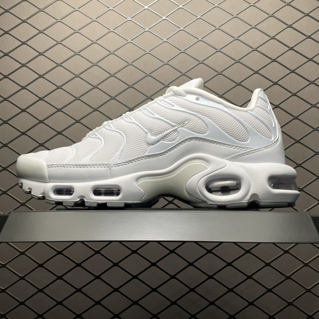 图片[5]-PB版 NK Air Max Plus TN 复古气垫跑鞋 大厂出品 多道QC标准品控质检 整体配色采用撞色妆点 鞋面网眼布和皮革材质打造 中底搭载 Air Max 科技 保证了日常穿着的缓震性！鞋垫处和鞋后跟印有 TN 字样 彰显鞋款身份 尺码：36 36.5 37.5 38 38.5 39 40 40.5 41 42 42.5 43 44 44.5 45 46-选品中心