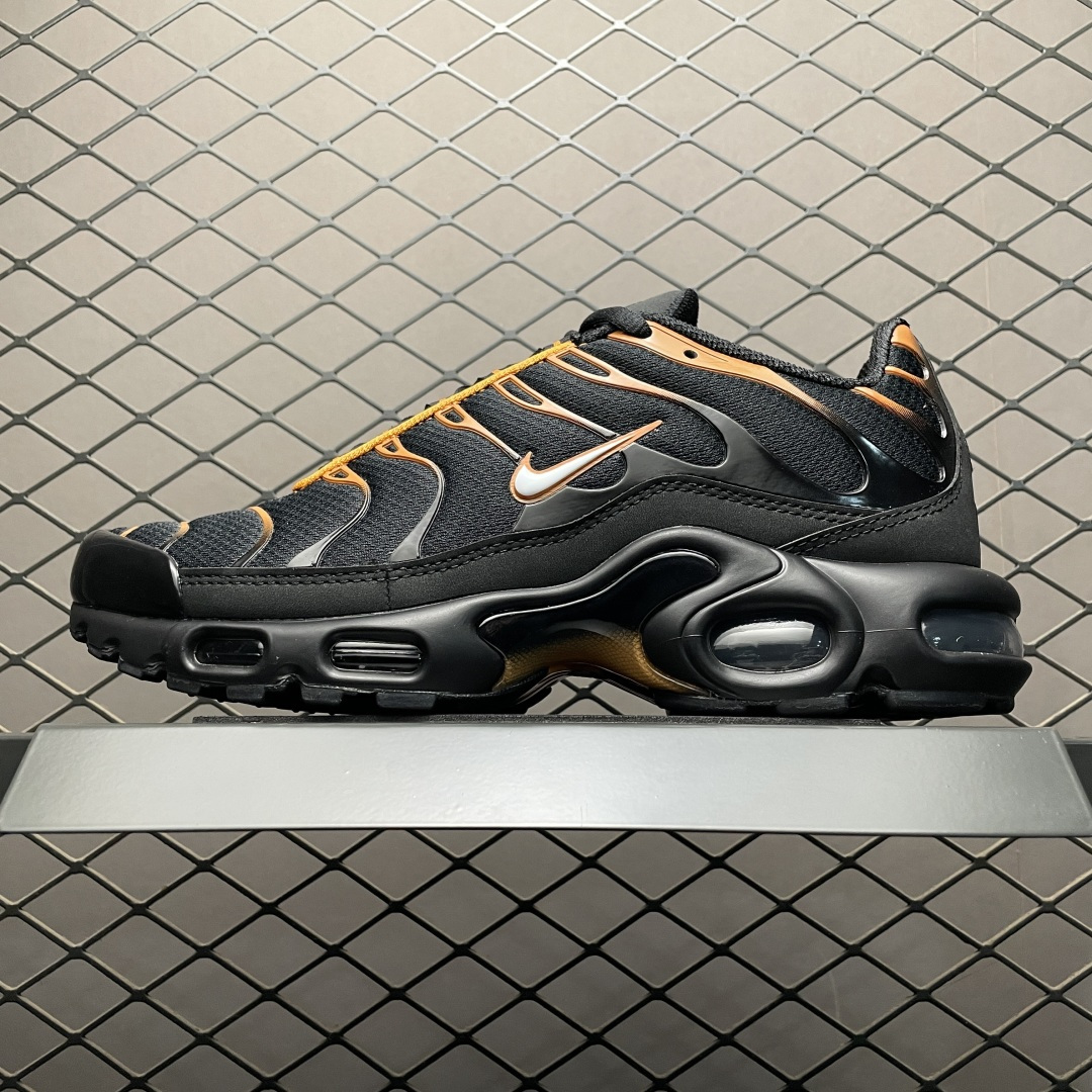 图片[8]-PB版 NK Air Max Plus TN 复古气垫跑鞋 大厂出品 多道QC标准品控质检 整体配色采用撞色妆点 鞋面网眼布和皮革材质打造 中底搭载 Air Max 科技 保证了日常穿着的缓震性！鞋垫处和鞋后跟印有 TN 字样 彰显鞋款身份 尺码：36 36.5 37.5 38 38.5 39 40 40.5 41 42 42.5 43 44 44.5 45 46-选品中心