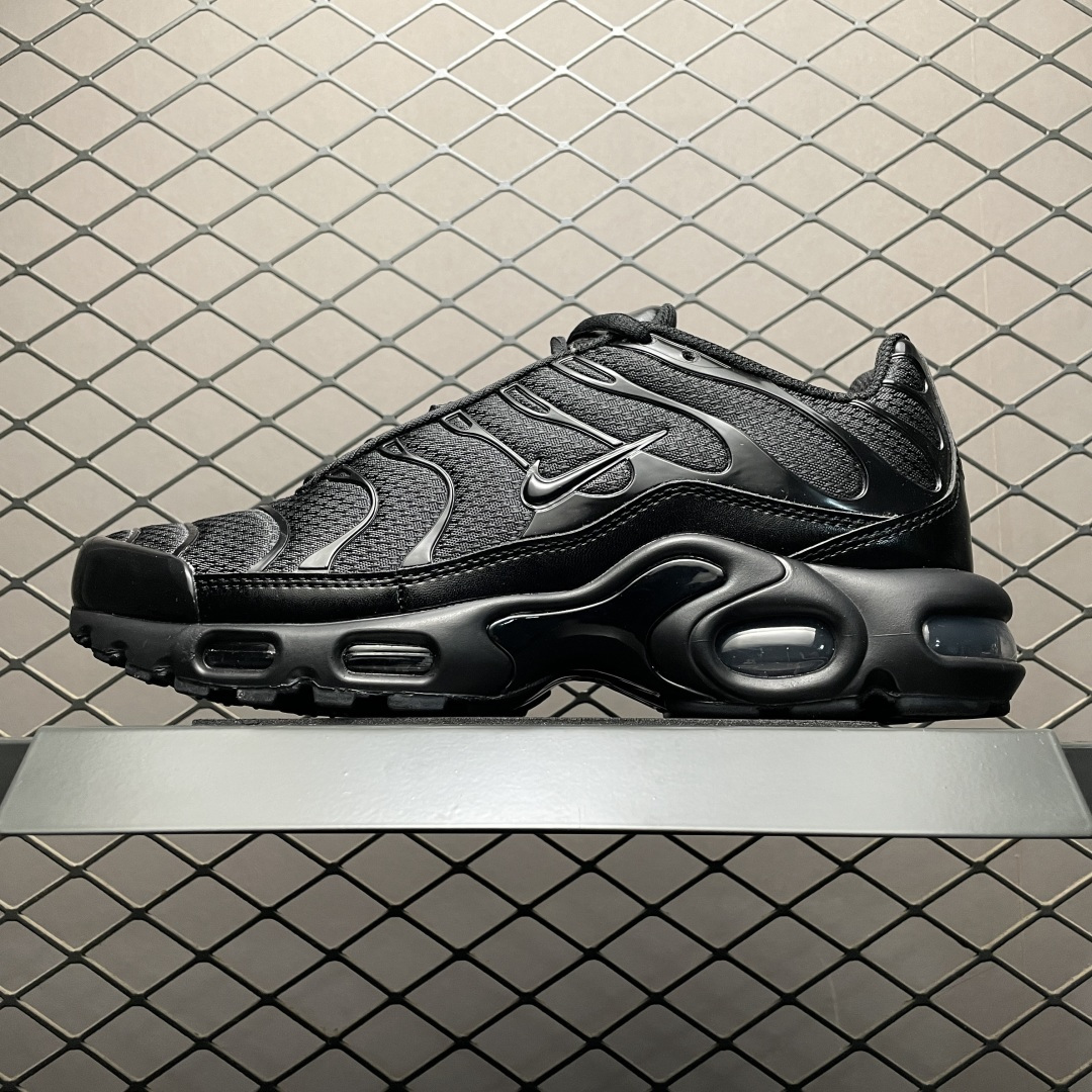 图片[9]-PB版 NK Air Max Plus TN 复古气垫跑鞋 大厂出品 多道QC标准品控质检 整体配色采用撞色妆点 鞋面网眼布和皮革材质打造 中底搭载 Air Max 科技 保证了日常穿着的缓震性！鞋垫处和鞋后跟印有 TN 字样 彰显鞋款身份 尺码：36 36.5 37.5 38 38.5 39 40 40.5 41 42 42.5 43 44 44.5 45 46-选品中心