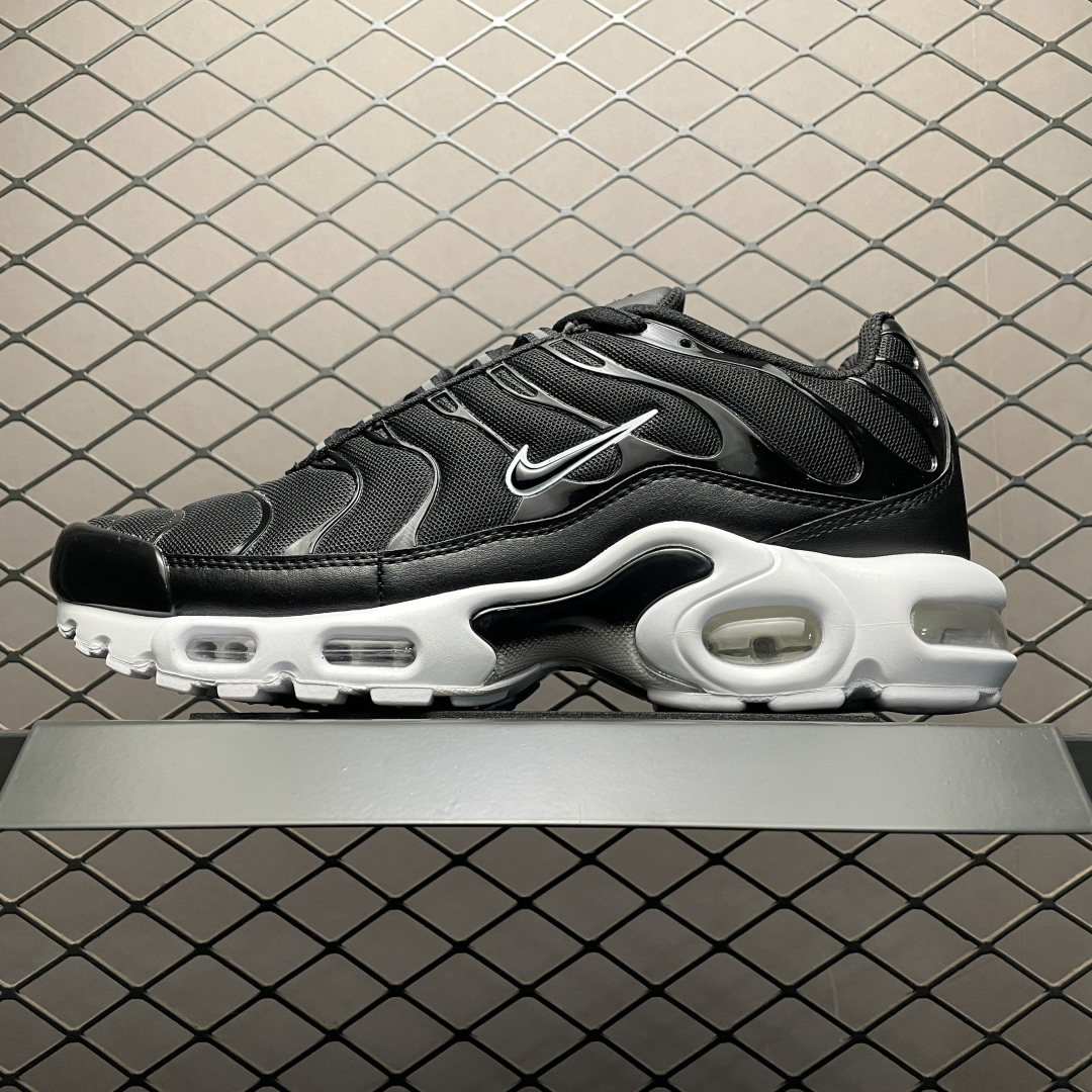 PB版 NK Air Max Plus TN 复古气垫跑鞋 大厂出品 多道QC标准品控质检 整体配色采用撞色妆点 鞋面网眼布和皮革材质打造 中底搭载 Air Max 科技 保证了日常穿着的缓震性！鞋垫处和鞋后跟印有 TN 字样 彰显鞋款身份 尺码：36 36.5 37.5 38 38.5 39 40 40.5 41 42 42.5 43 44 44.5 45 46-选品中心