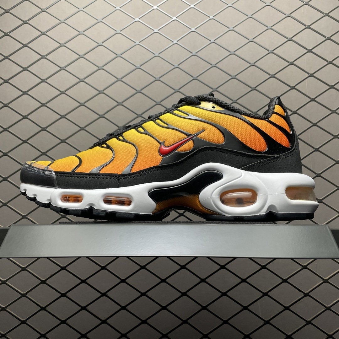 图片[6]-PB版 NK Air Max Plus TN 复古气垫跑鞋 大厂出品 多道QC标准品控质检 整体配色采用撞色妆点 鞋面网眼布和皮革材质打造 中底搭载 Air Max 科技 保证了日常穿着的缓震性！鞋垫处和鞋后跟印有 TN 字样 彰显鞋款身份 尺码：36 36.5 37.5 38 38.5 39 40 40.5 41 42 42.5 43 44 44.5 45 46-选品中心