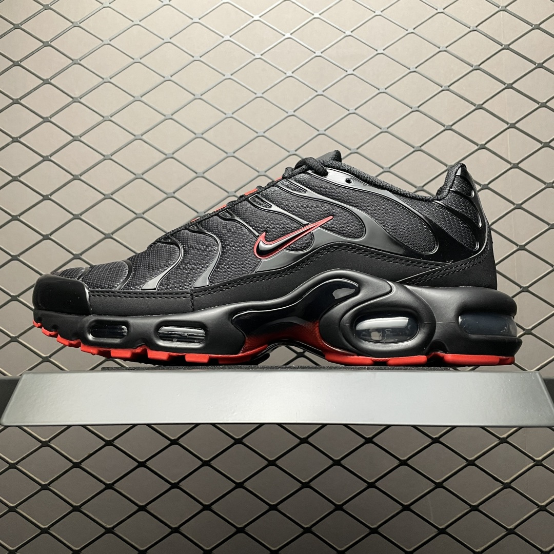 图片[2]-PB版 NK Air Max Plus TN 复古气垫跑鞋 大厂出品 多道QC标准品控质检 整体配色采用撞色妆点 鞋面网眼布和皮革材质打造 中底搭载 Air Max 科技 保证了日常穿着的缓震性！鞋垫处和鞋后跟印有 TN 字样 彰显鞋款身份 尺码：36 36.5 37.5 38 38.5 39 40 40.5 41 42 42.5 43 44 44.5 45 46-选品中心