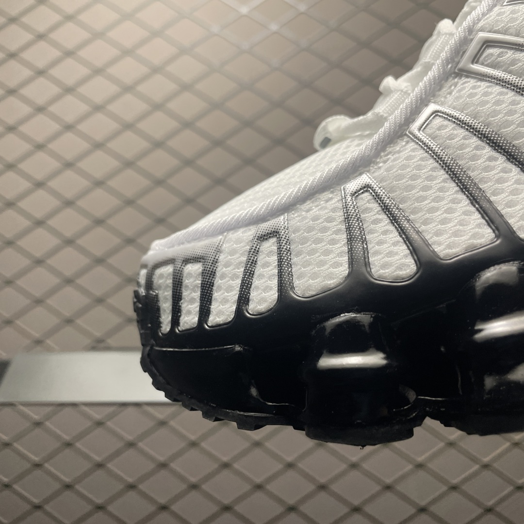 图片[6]-外贸专供 NK Shox TL 气柱复古跑鞋 HQ4049-001 该款保留了早期复古外形 鞋身整体以皮革打造 独具潮流气息 圆点前掌底纹带来极强摩擦力 气柱稳稳支撑后掌 堪称复古跑鞋的最高科技 尺码：36-46-选品中心