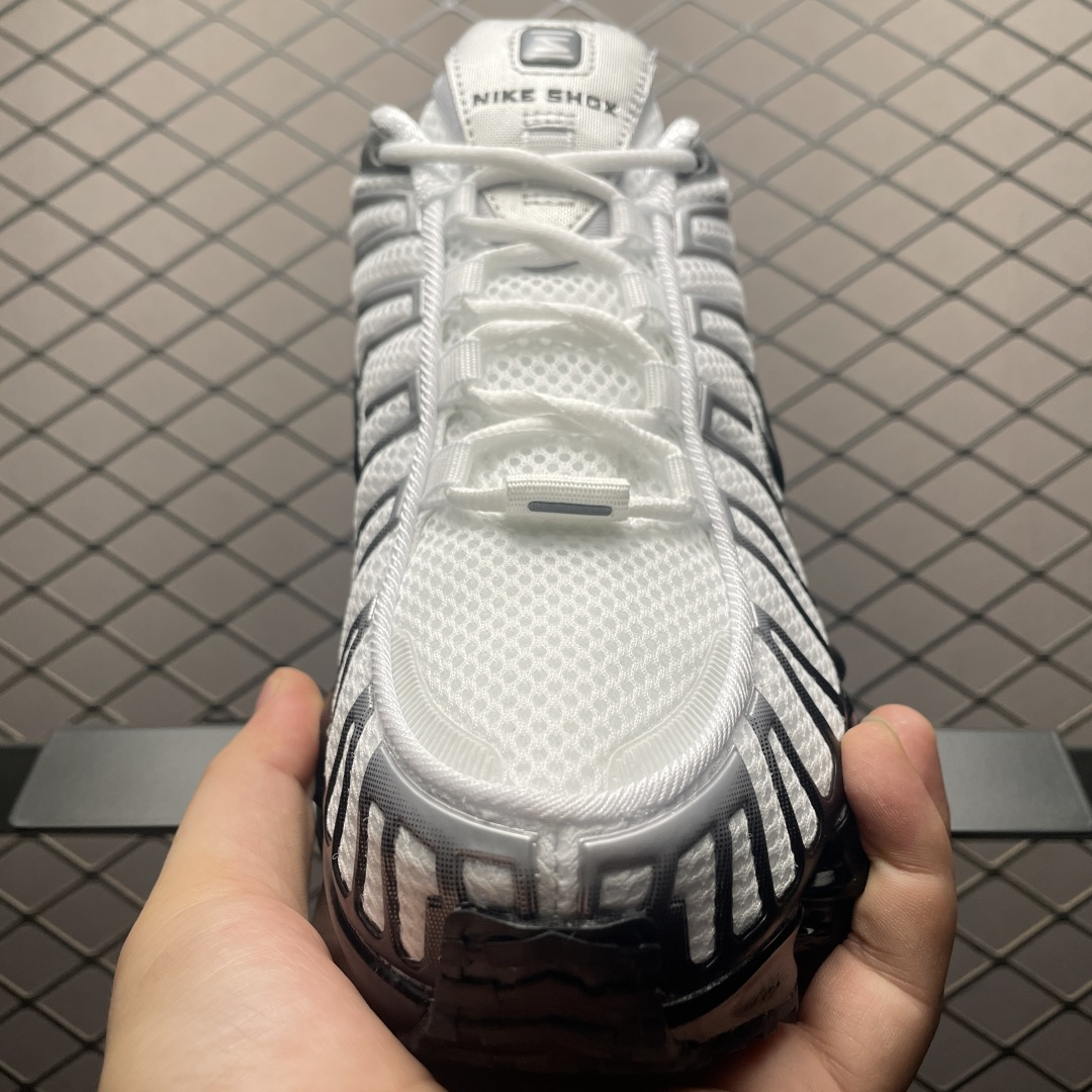 图片[9]-外贸专供 NK Shox TL 气柱复古跑鞋 HQ4049-001 该款保留了早期复古外形 鞋身整体以皮革打造 独具潮流气息 圆点前掌底纹带来极强摩擦力 气柱稳稳支撑后掌 堪称复古跑鞋的最高科技 尺码：36-46-选品中心