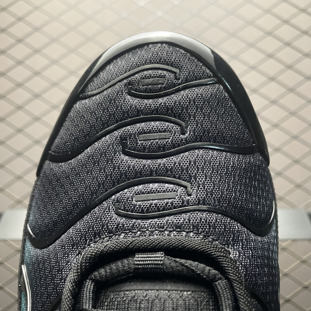 图片[7]-PB版 NK Air Max Plus TN 复古气垫跑鞋 DM0032-016 大厂出品 多道QC标准品控质检 整体配色采用撞色妆点 鞋面网眼布和皮革材质打造 中底搭载 Air Max 科技 保证了日常穿着的缓震性！鞋垫处和鞋后跟印有 TN 字样 彰显鞋款身份 尺码：36 36.5 37.5 38 38.5 39 40 40.5 41 42 42.5 43 44 44.5 45 46-选品中心