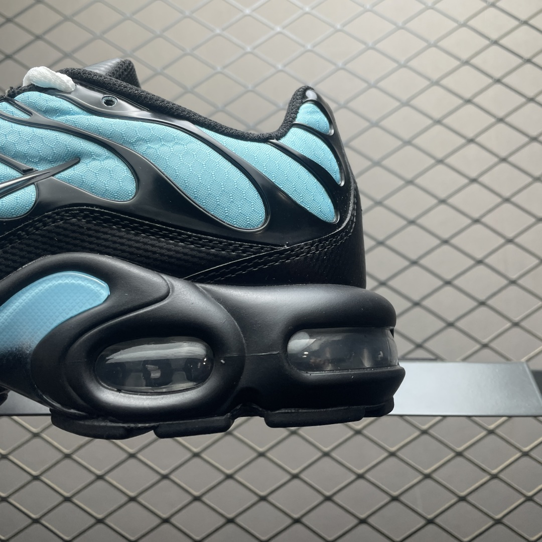 图片[4]-PB版 NK Air Max Plus TN 复古气垫跑鞋 CW8838-400 大厂出品 多道QC标准品控质检 整体配色采用撞色妆点 鞋面网眼布和皮革材质打造 中底搭载 Air Max 科技 保证了日常穿着的缓震性！鞋垫处和鞋后跟印有 TN 字样 彰显鞋款身份 尺码：36 36.5 37.5 38 38.5 39 40 40.5 41 42 42.5 43 44 44.5 45 46-选品中心