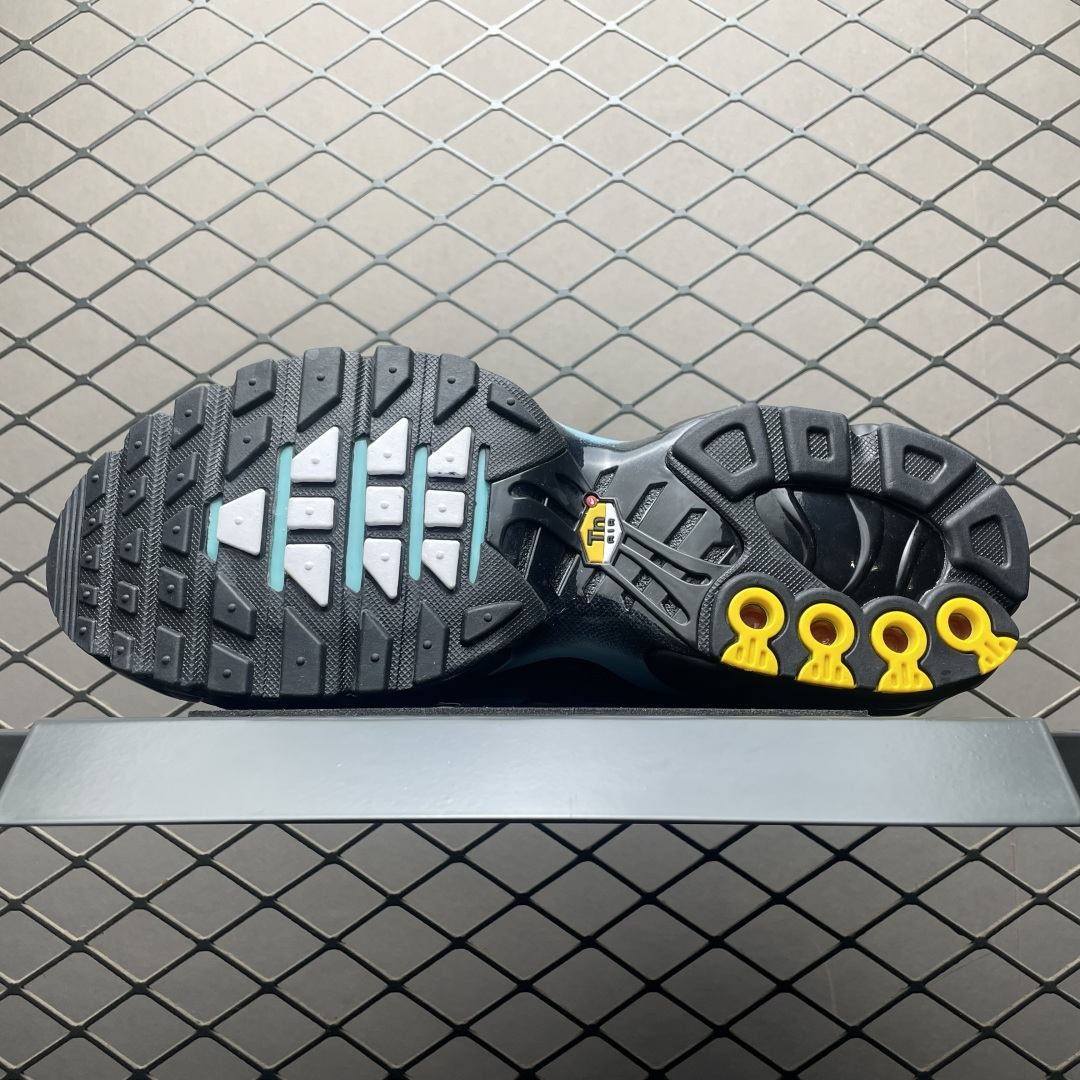 图片[5]-PB版 NK Air Max Plus TN 复古气垫跑鞋 CW8838-400 大厂出品 多道QC标准品控质检 整体配色采用撞色妆点 鞋面网眼布和皮革材质打造 中底搭载 Air Max 科技 保证了日常穿着的缓震性！鞋垫处和鞋后跟印有 TN 字样 彰显鞋款身份 尺码：36 36.5 37.5 38 38.5 39 40 40.5 41 42 42.5 43 44 44.5 45 46-选品中心